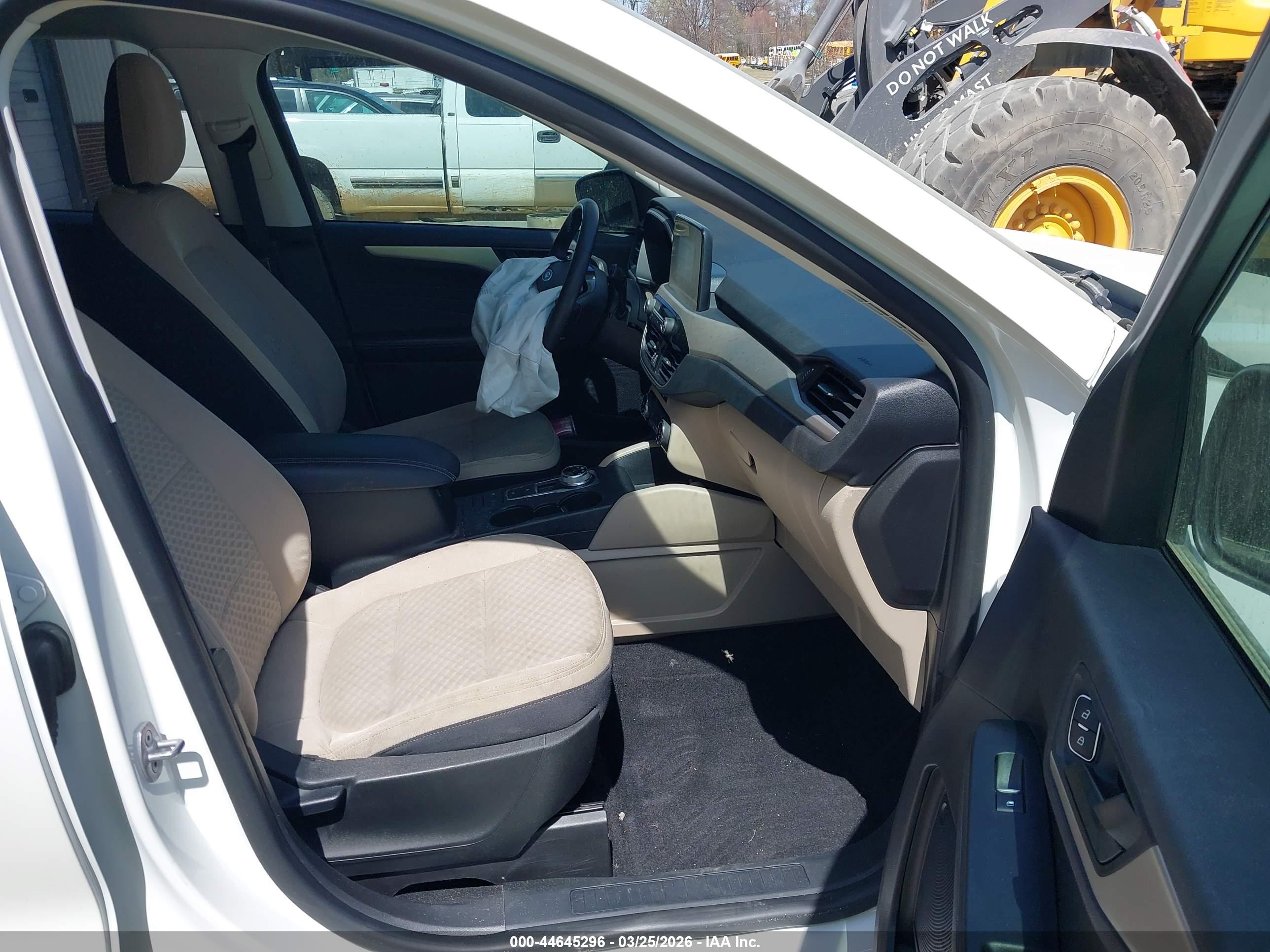 FORD ESCAPE image 5