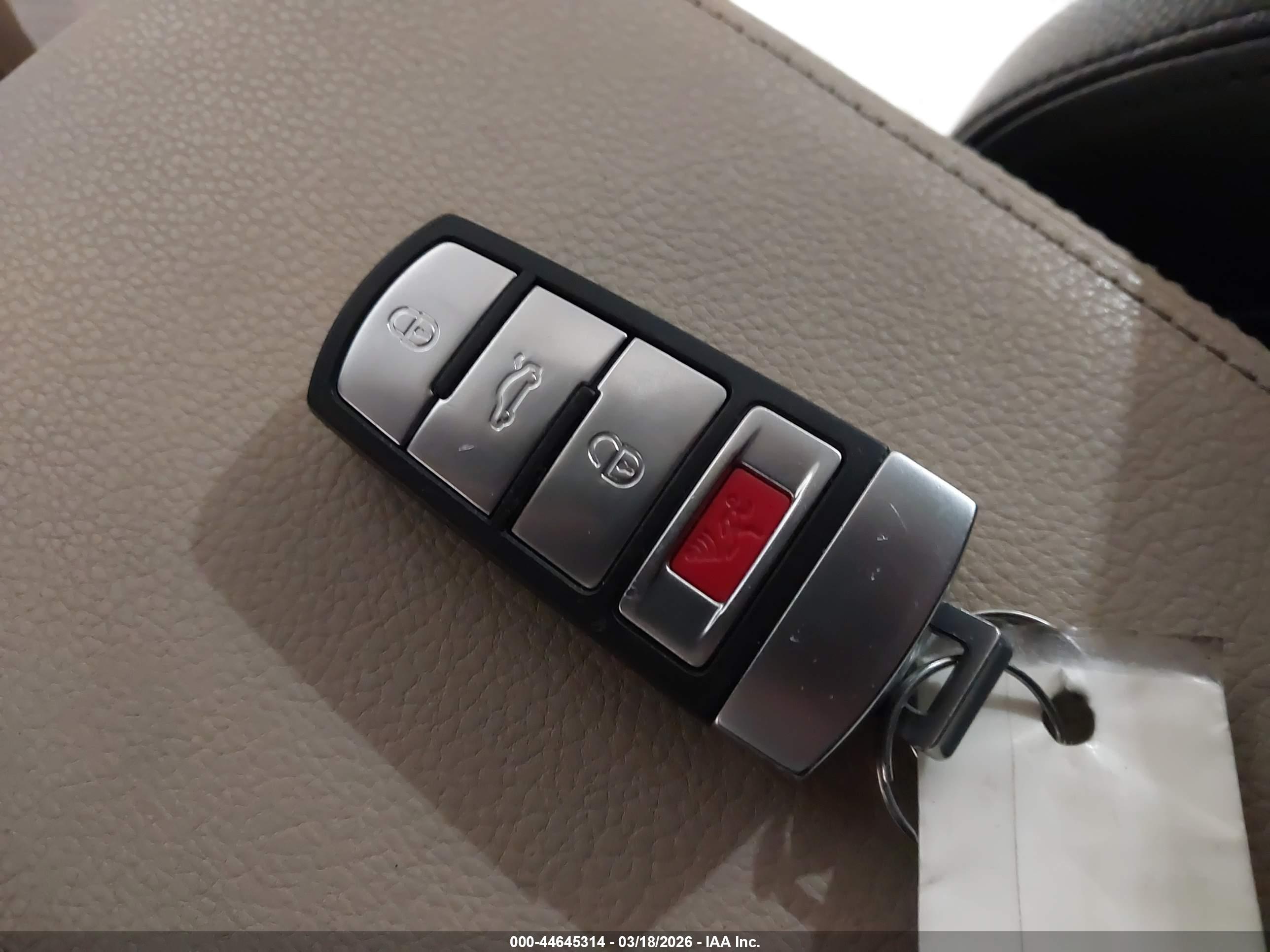 VOLKSWAGEN CC image 11
