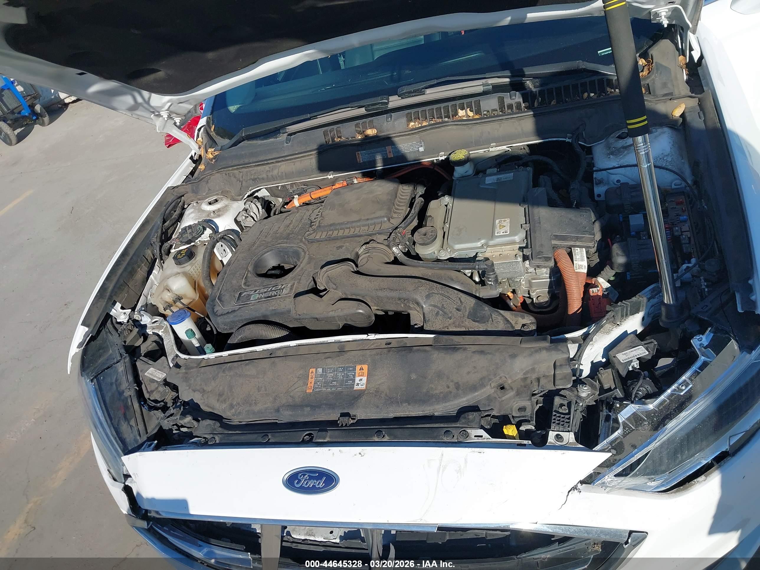FORD FUSION image 10