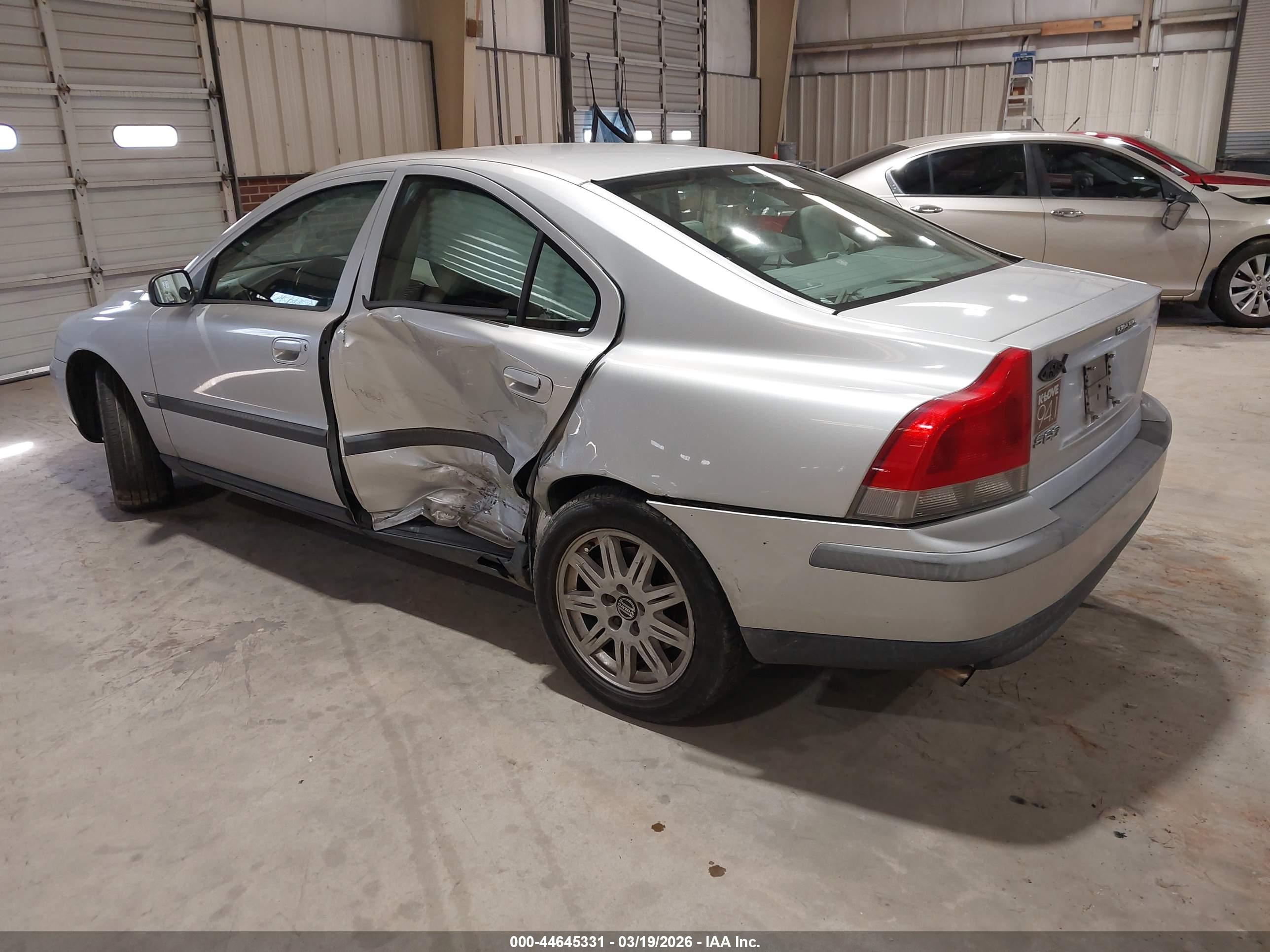 VOLVO S60 image 3