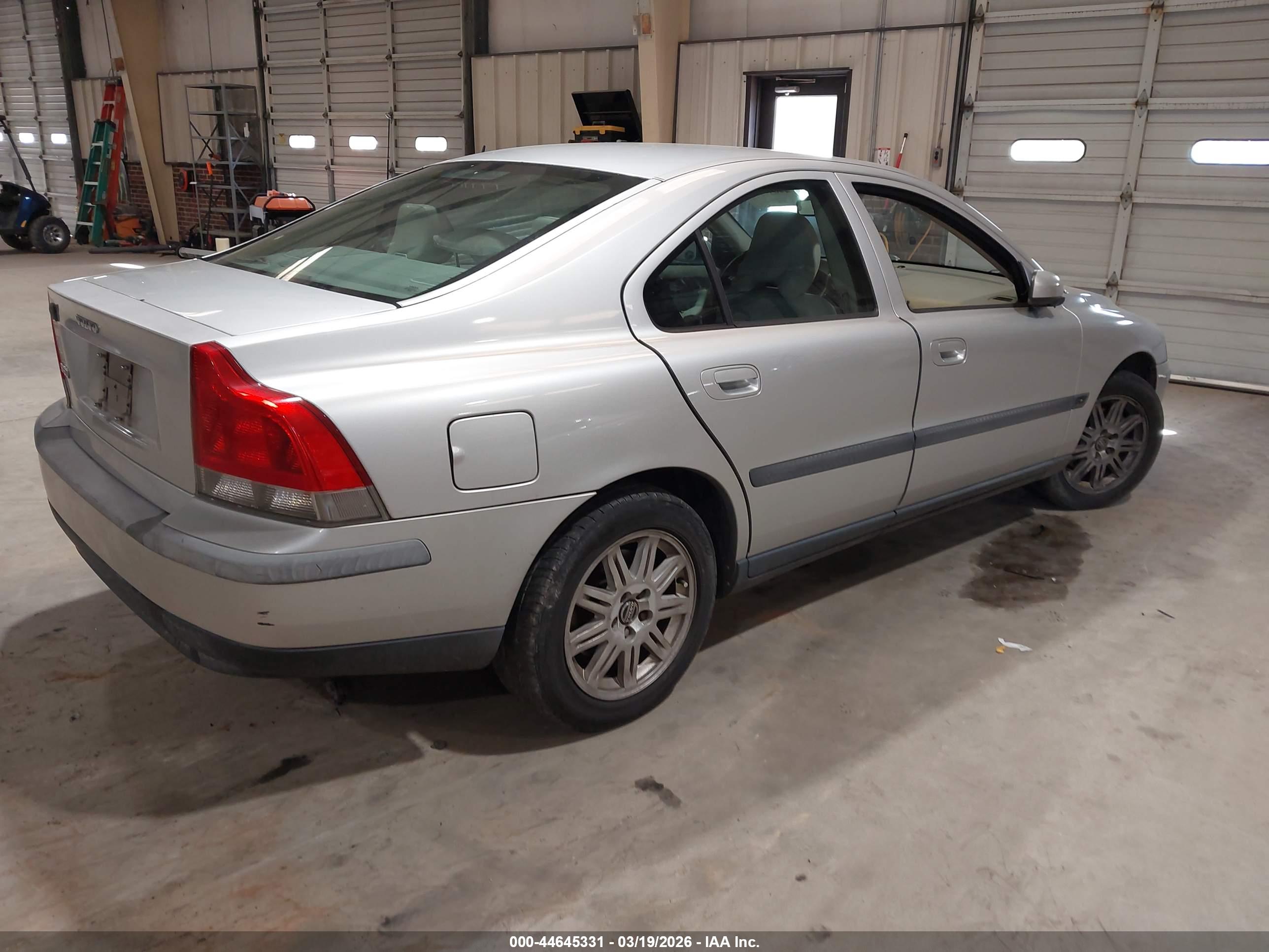 VOLVO S60 image 4