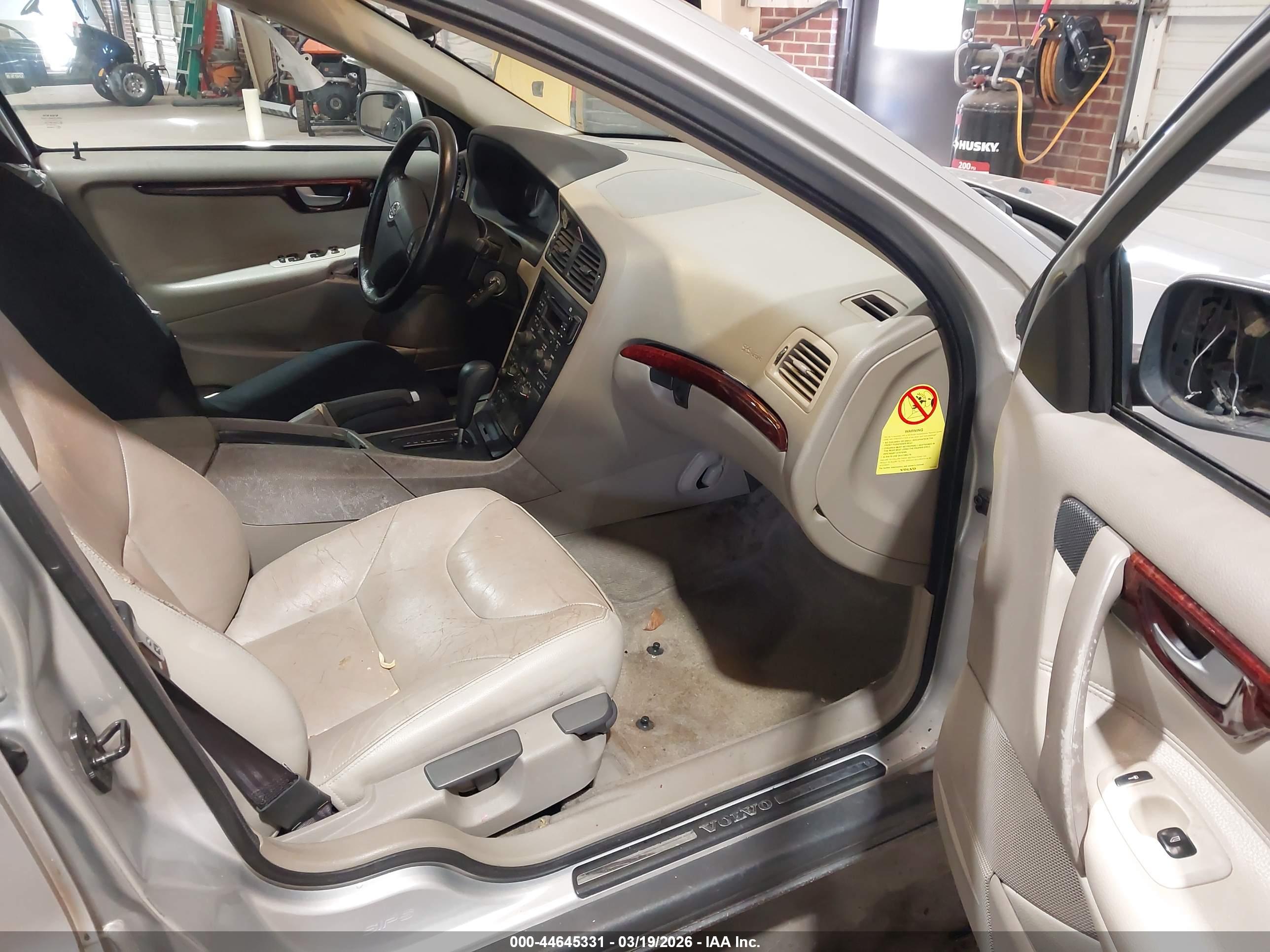 VOLVO S60 image 5