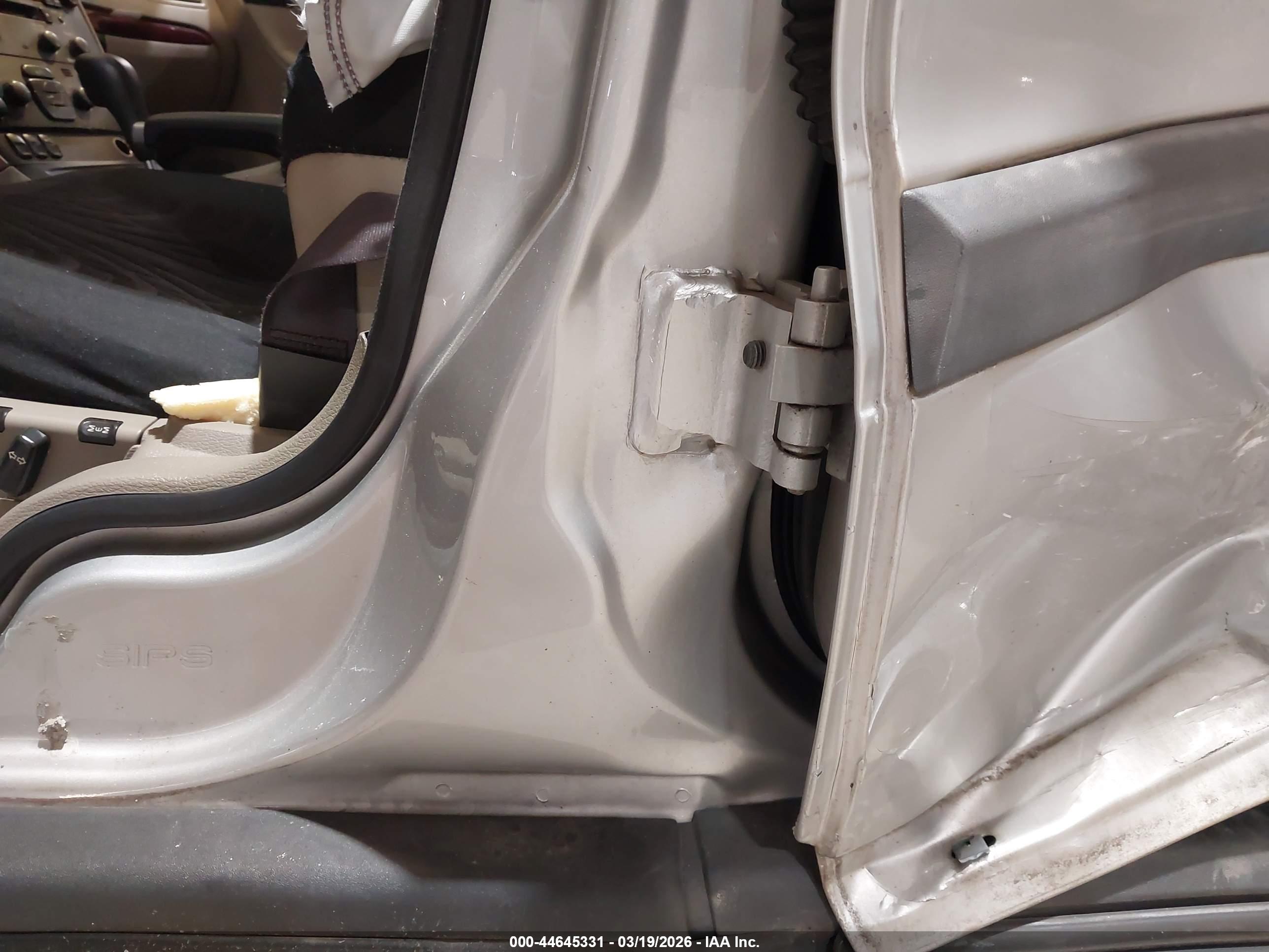 VOLVO S60 image 9
