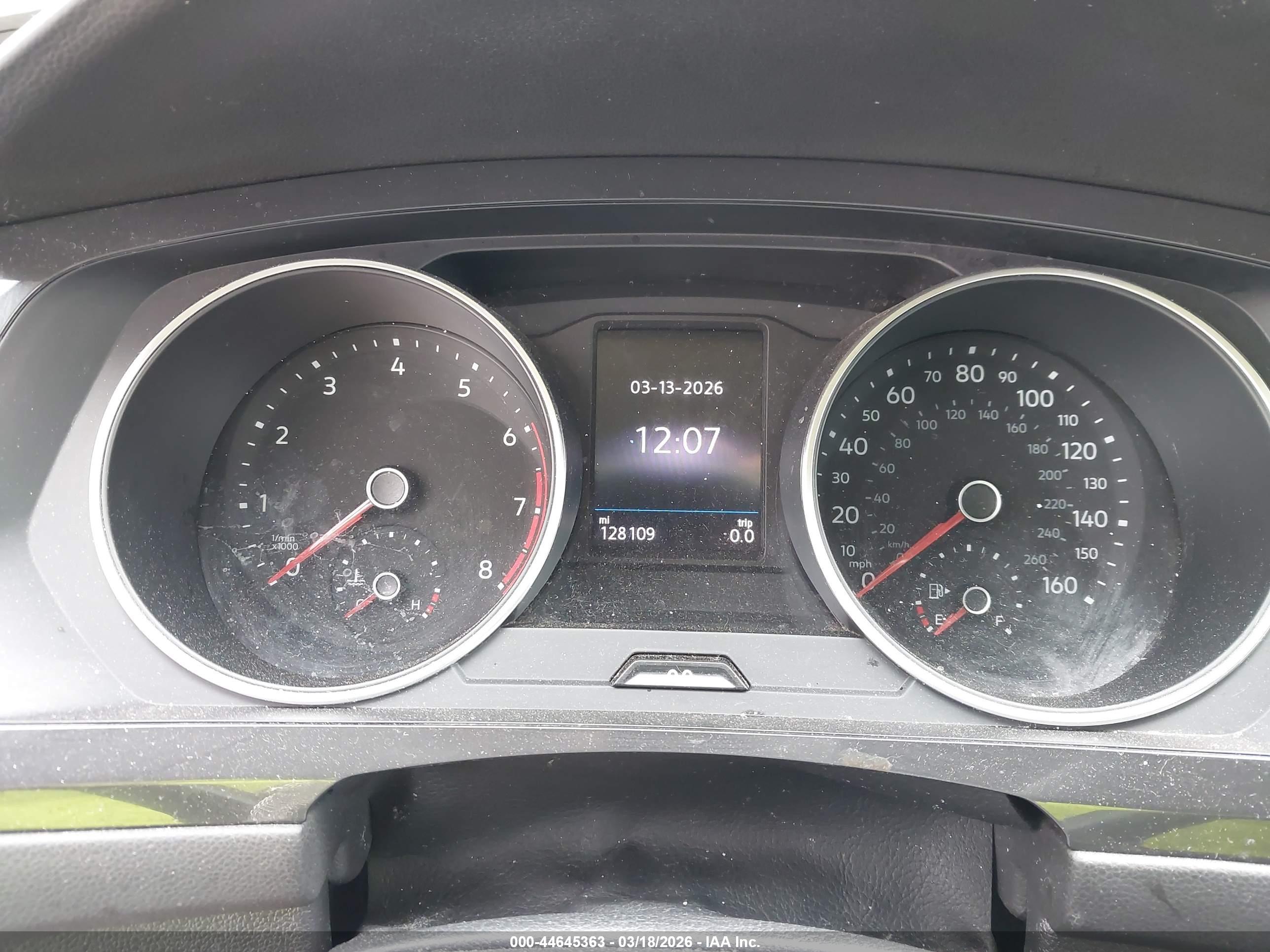 VOLKSWAGEN TIGUAN image 7