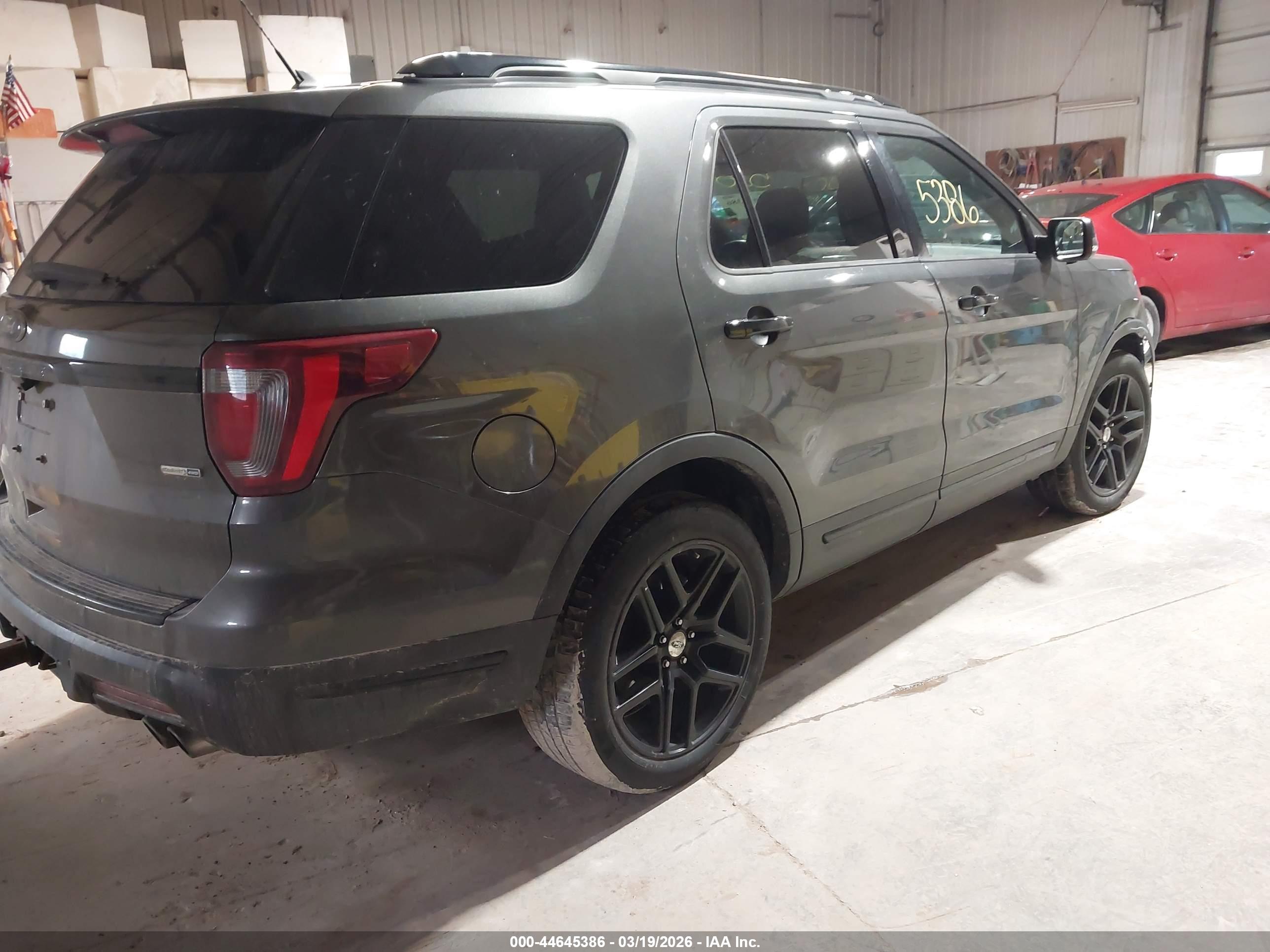 FORD EXPLORER image 4