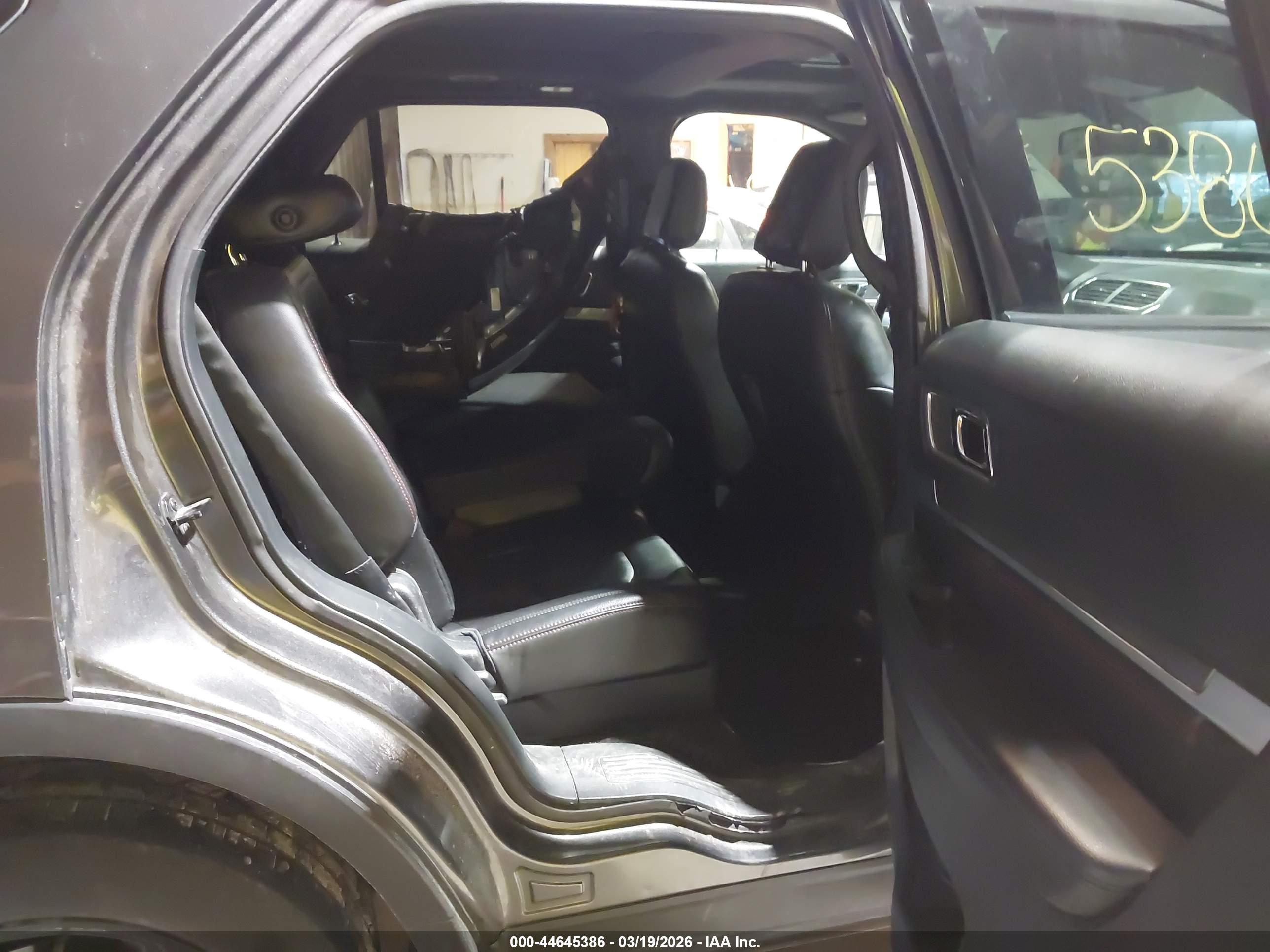 FORD EXPLORER image 8