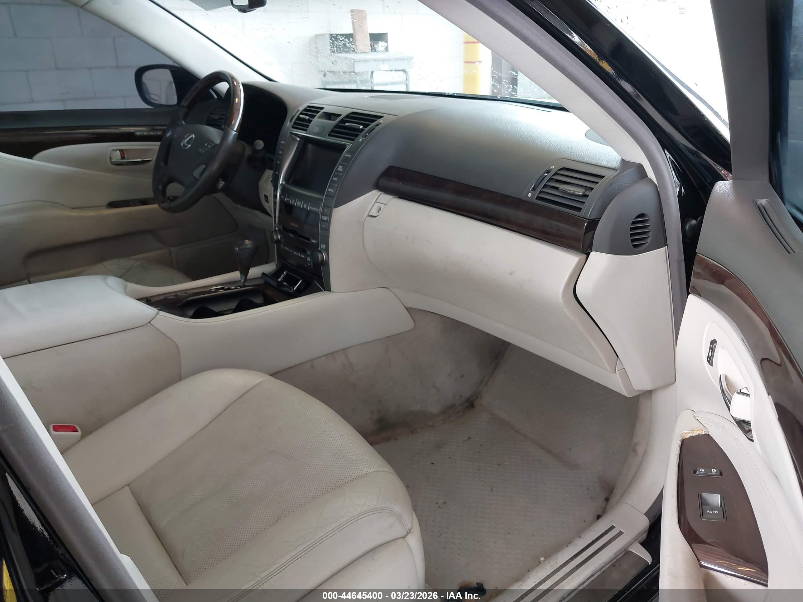 LEXUS LS image 5