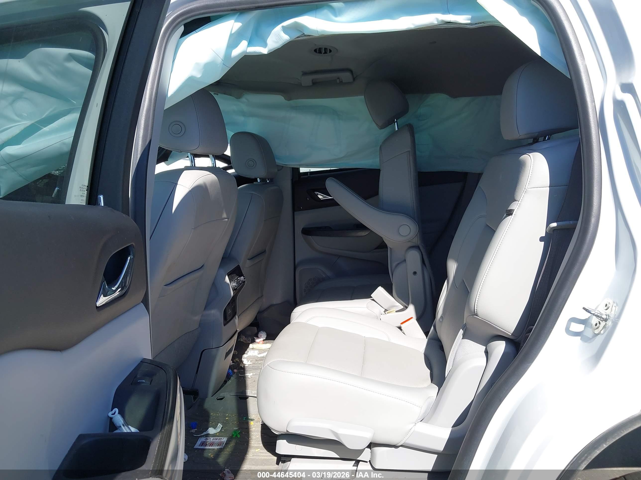 GMC ACADIA image 8