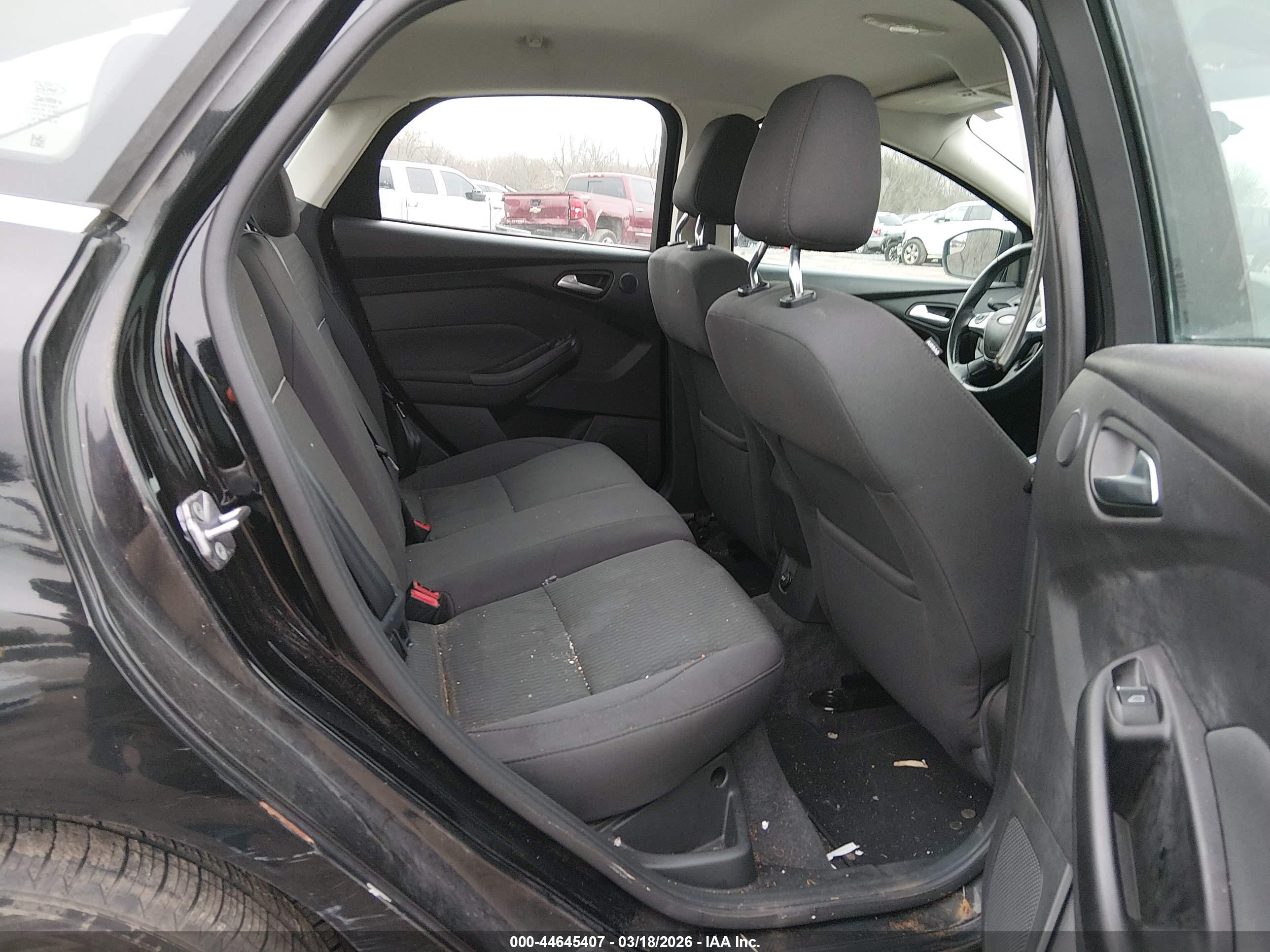 FORD FOCUS image 8
