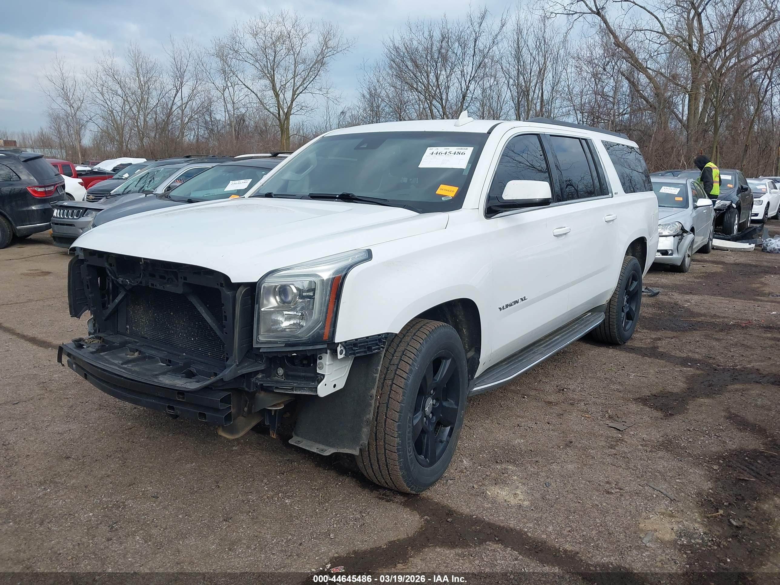 GMC YUKON image 2