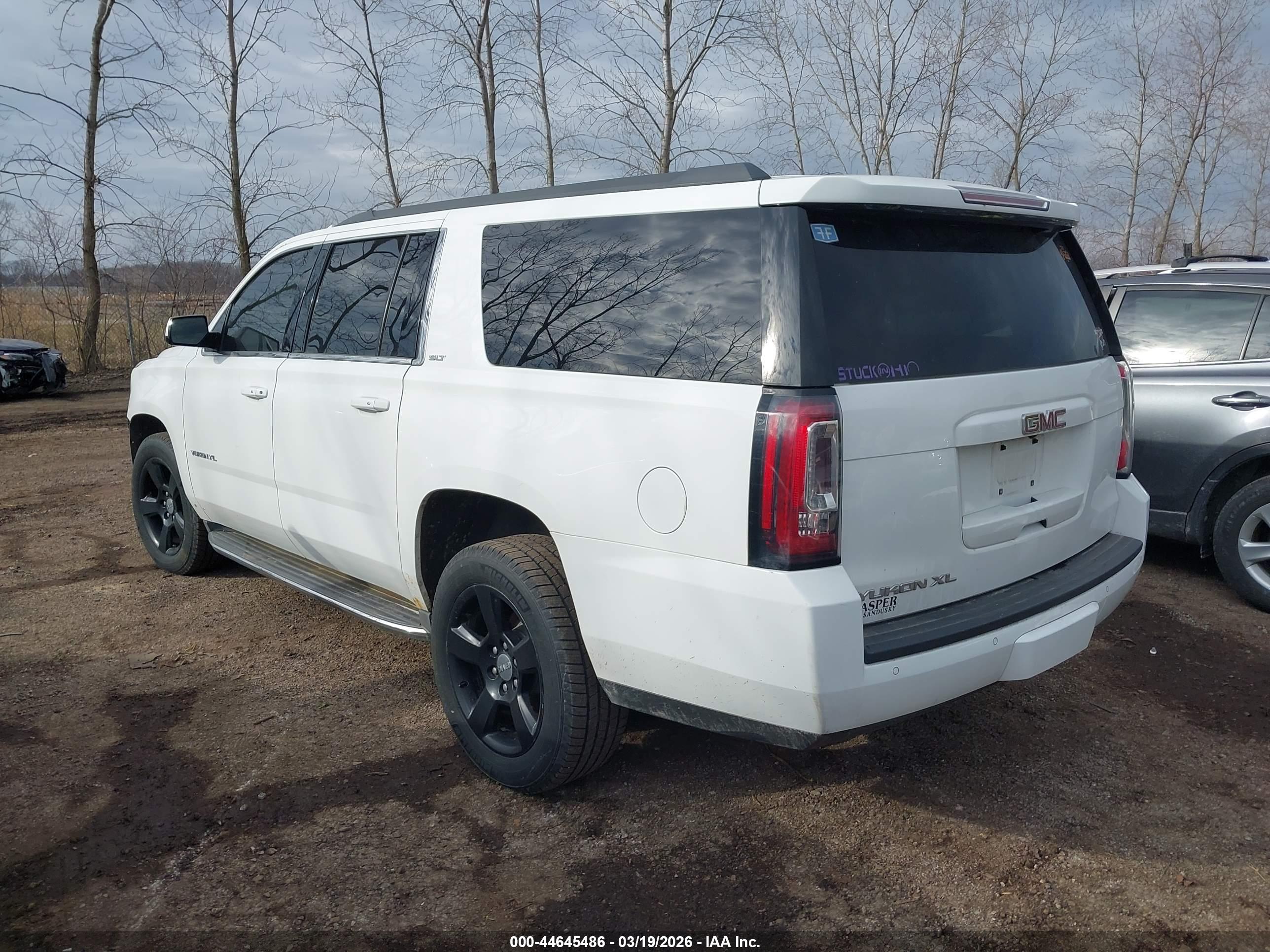 GMC YUKON image 3