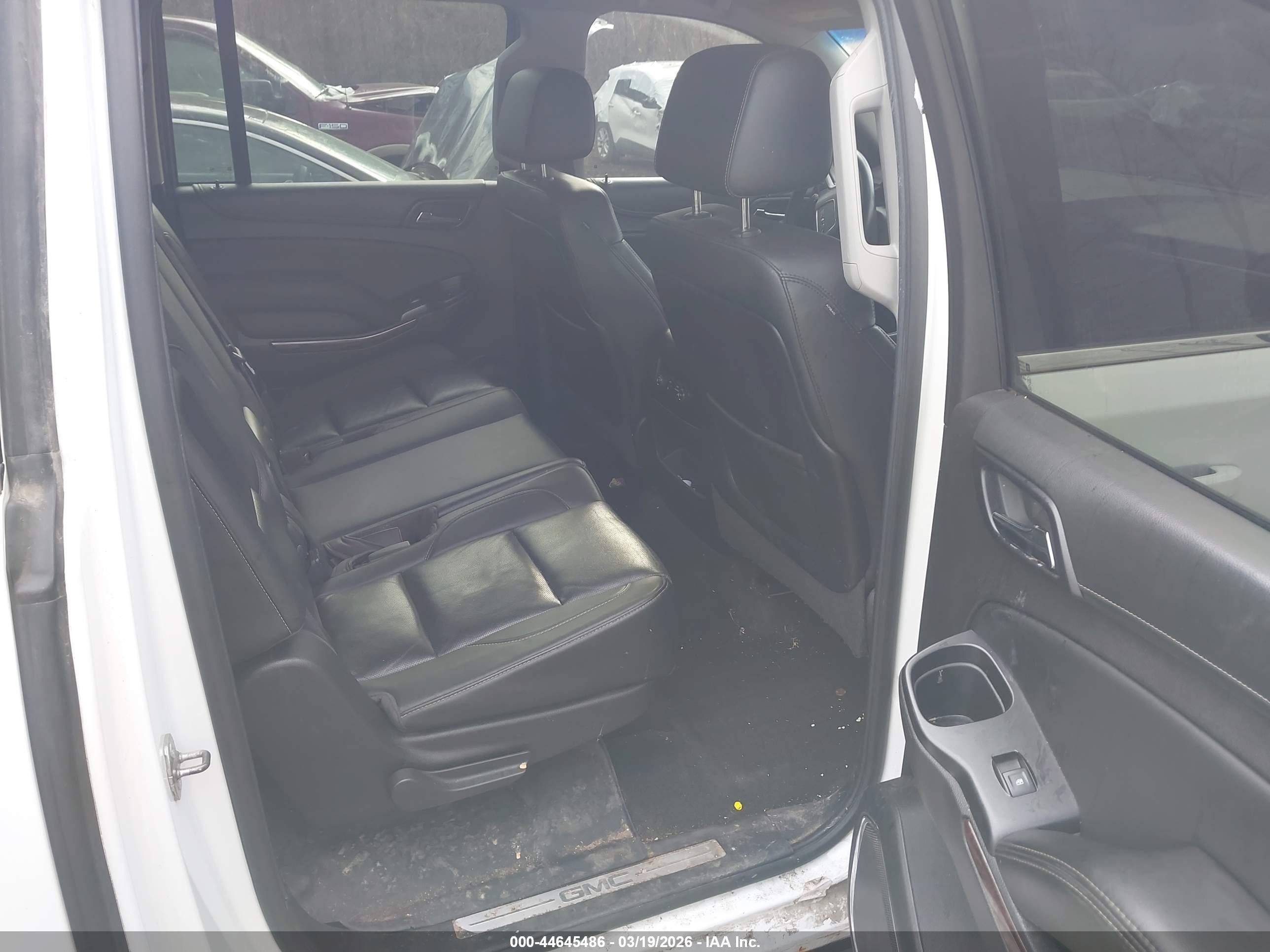GMC YUKON image 8