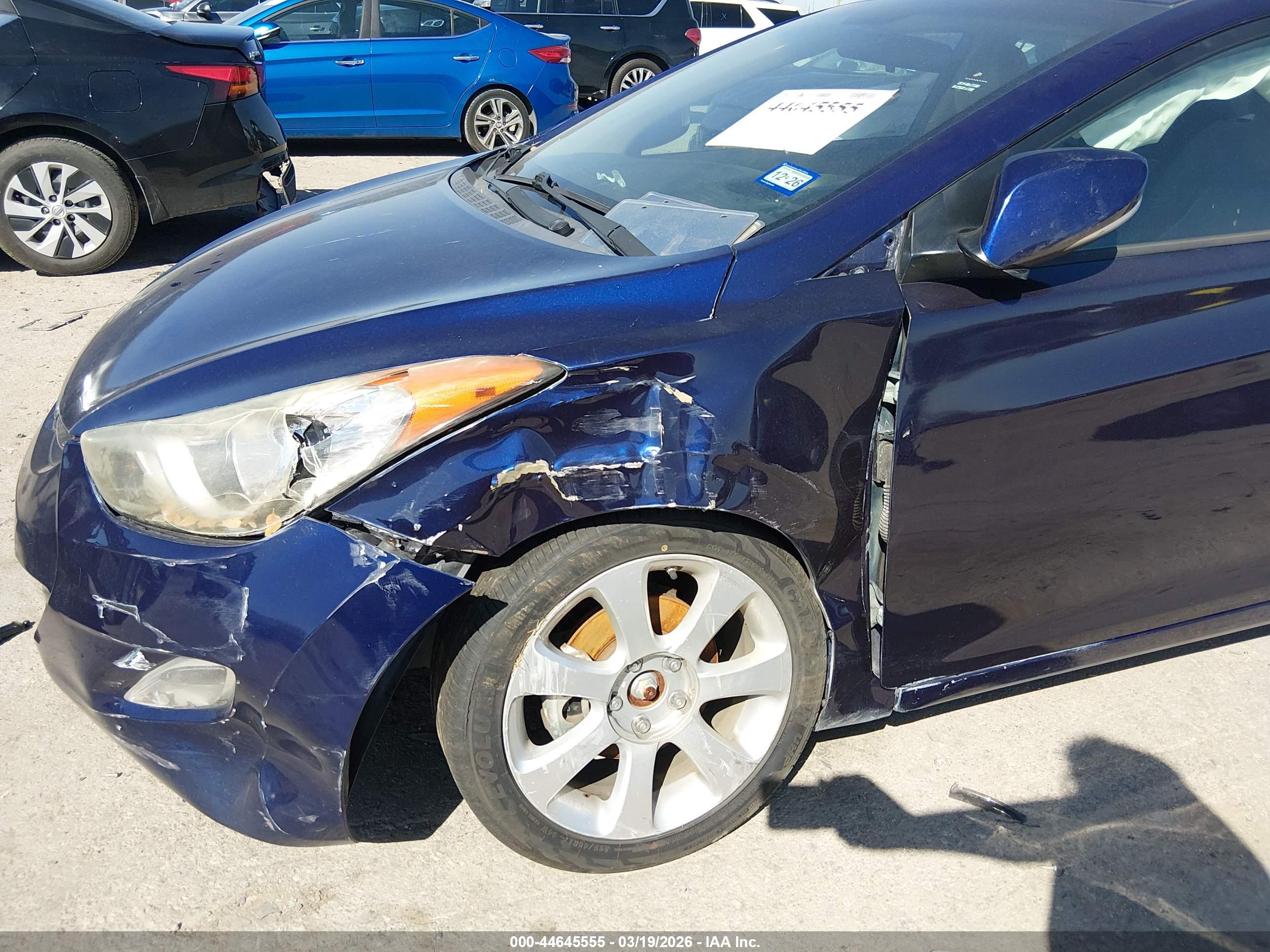 HYUNDAI ELANTRA image 6