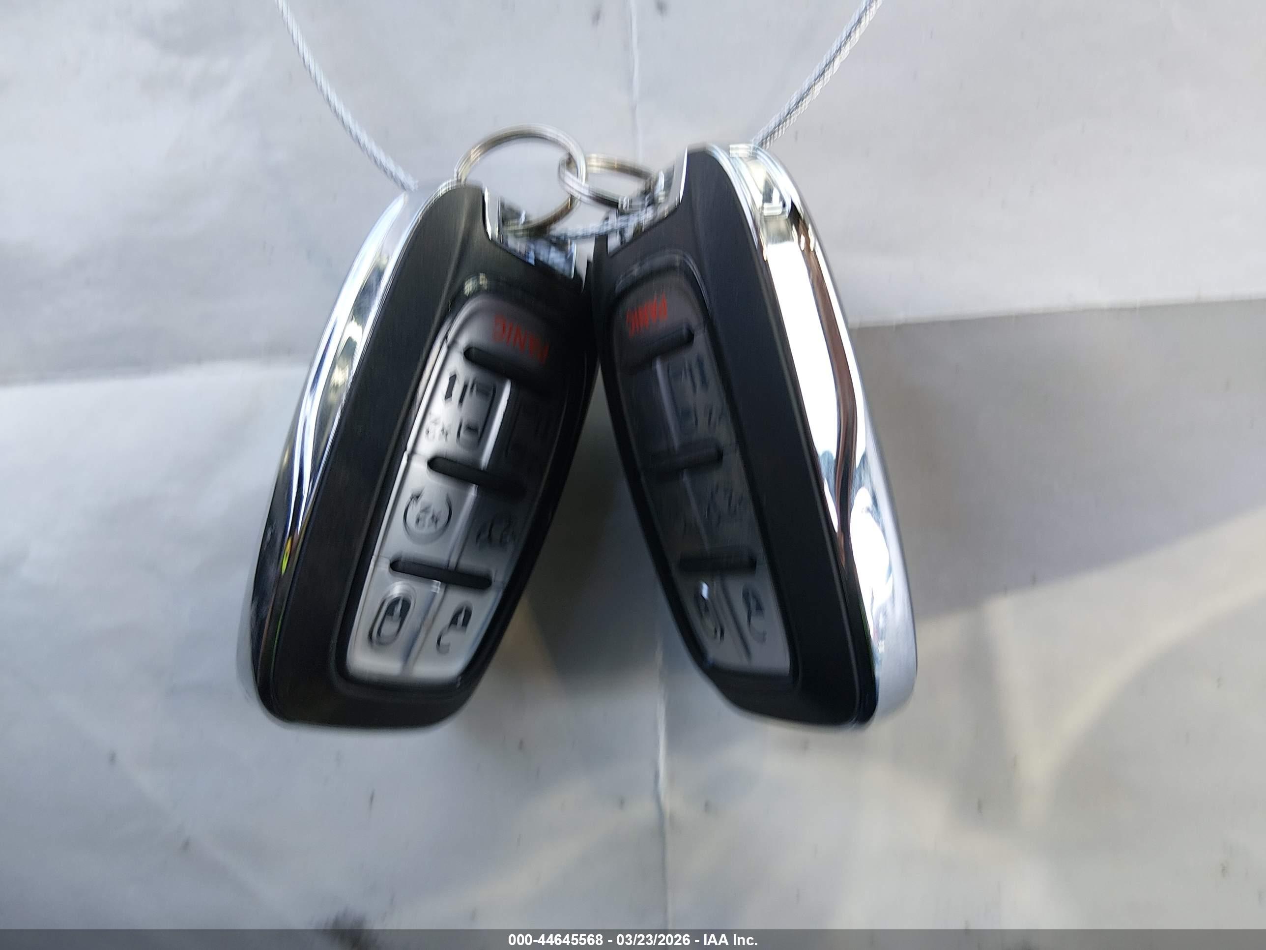 CHRYSLER PACIFICA image 11