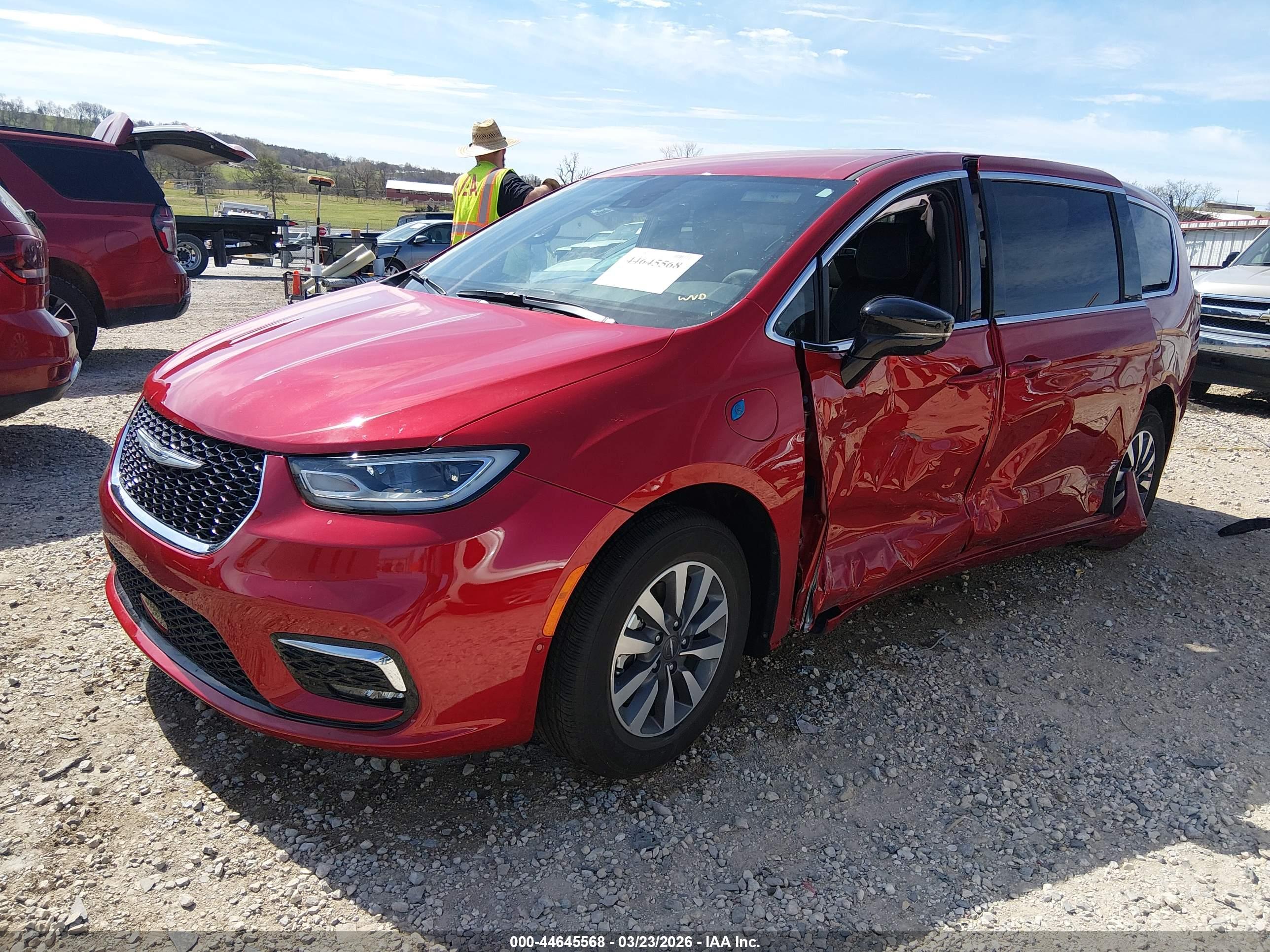 CHRYSLER PACIFICA image 2