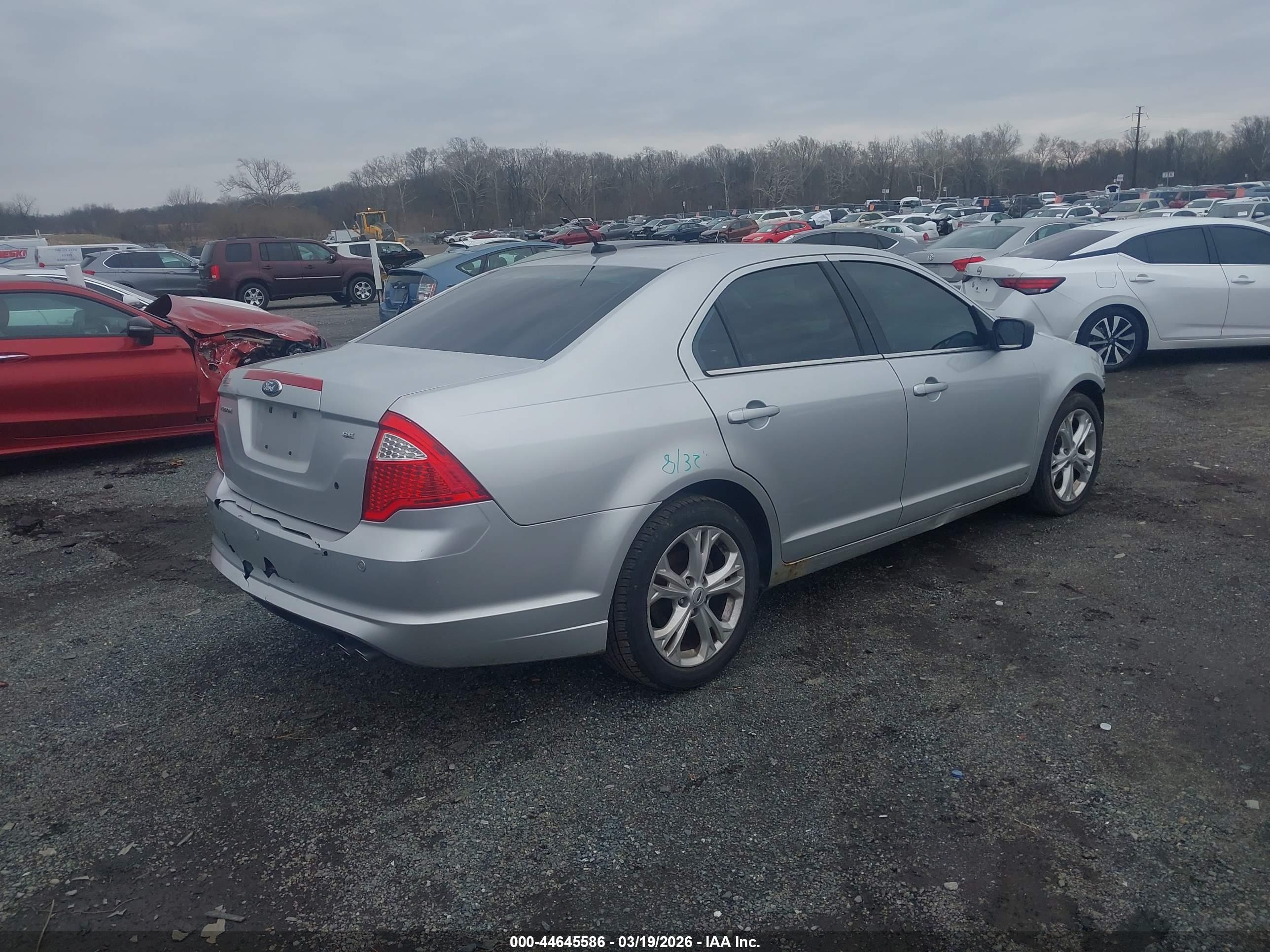 FORD FUSION image 4