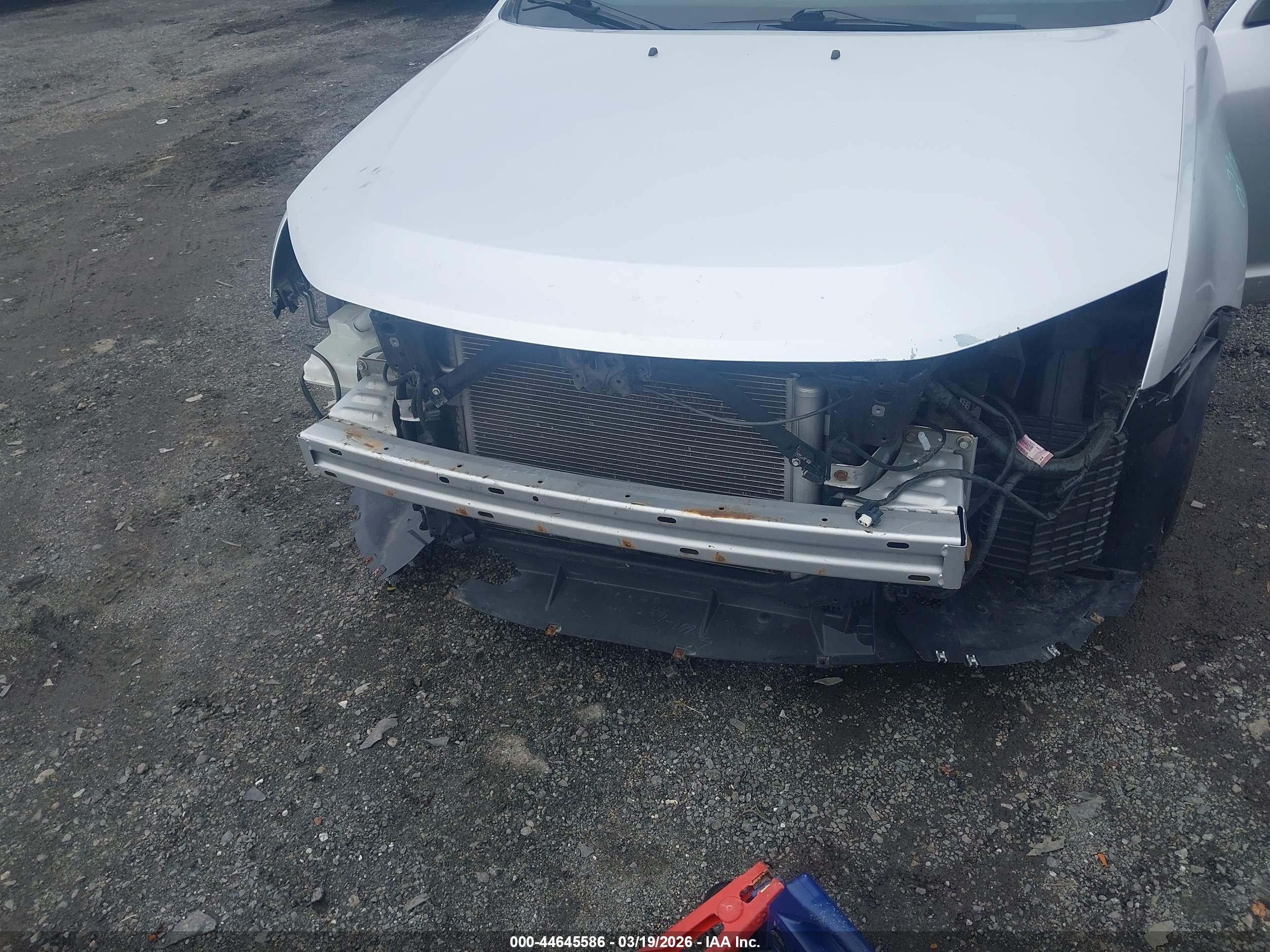 FORD FUSION image 6