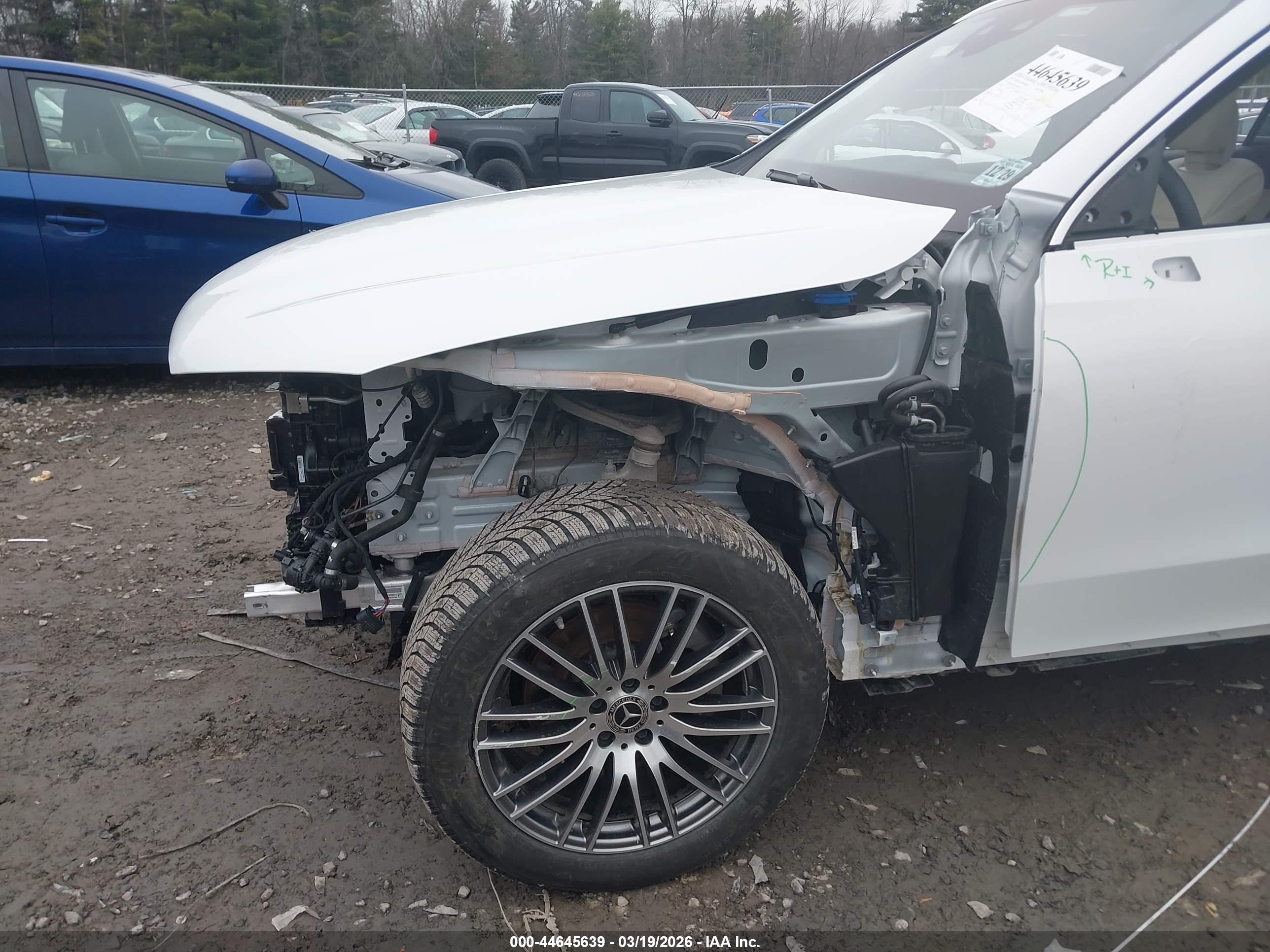 MERCEDES-BENZ GLC image 6