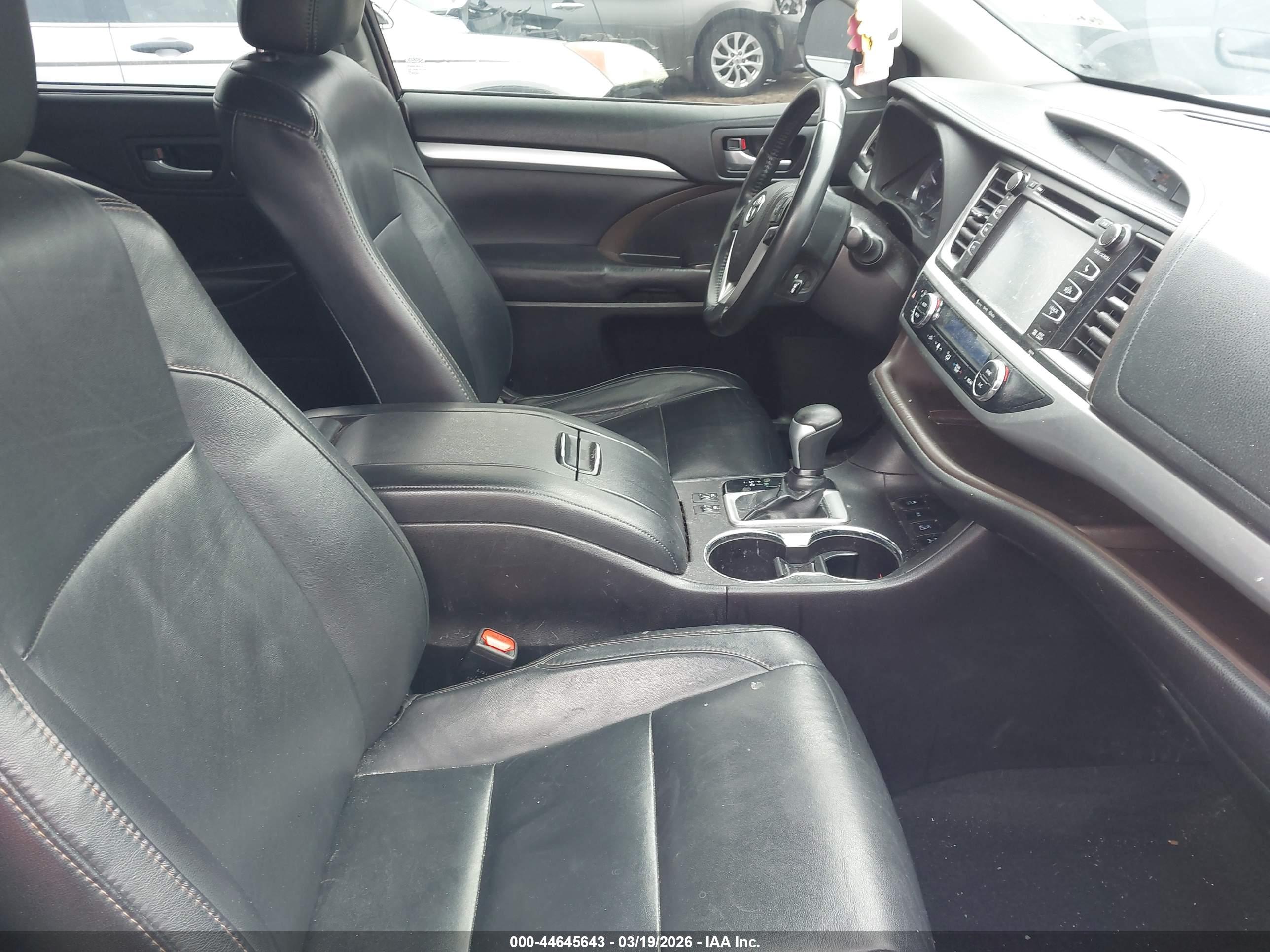 TOYOTA HIGHLANDER image 5