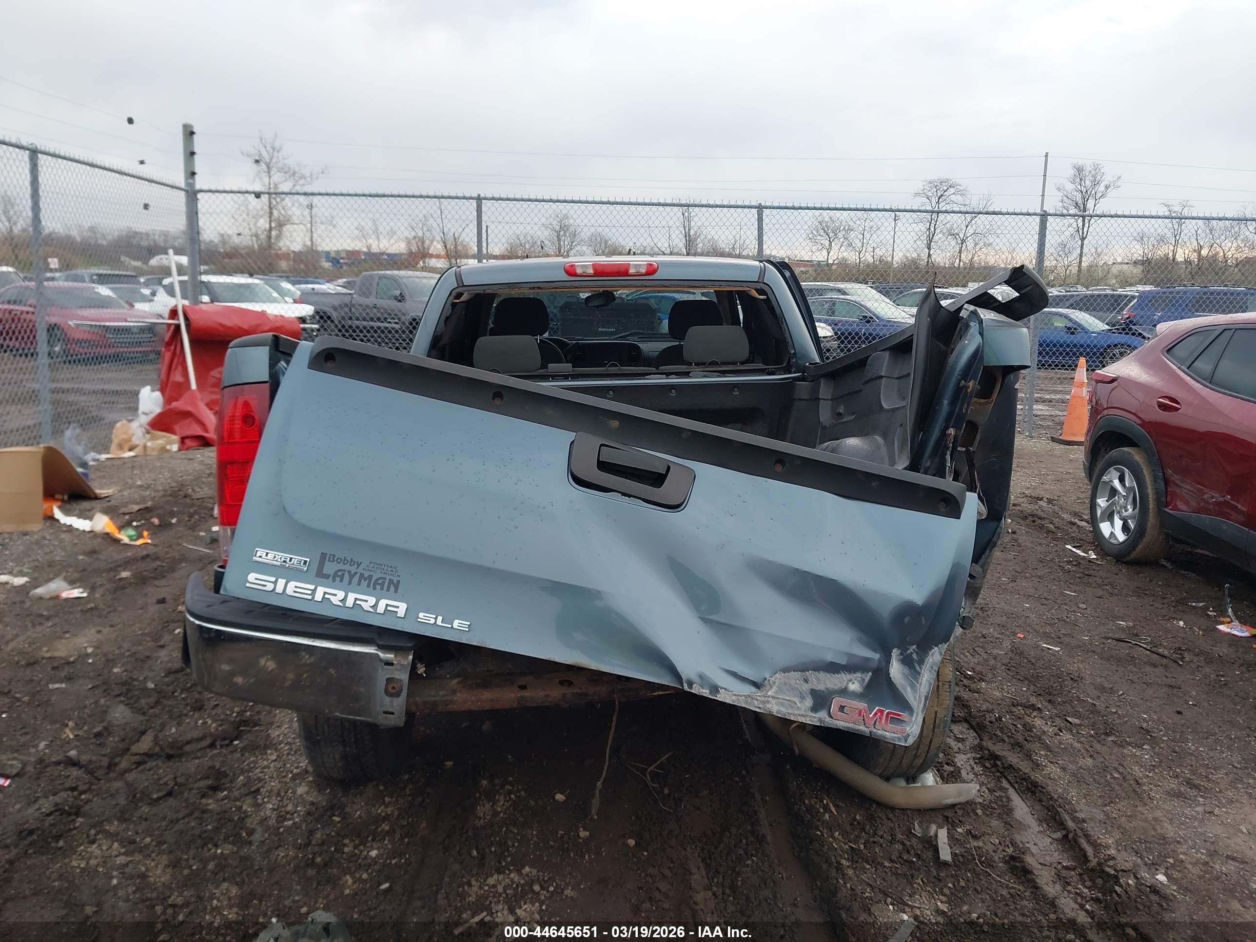 GMC SIERRA image 6