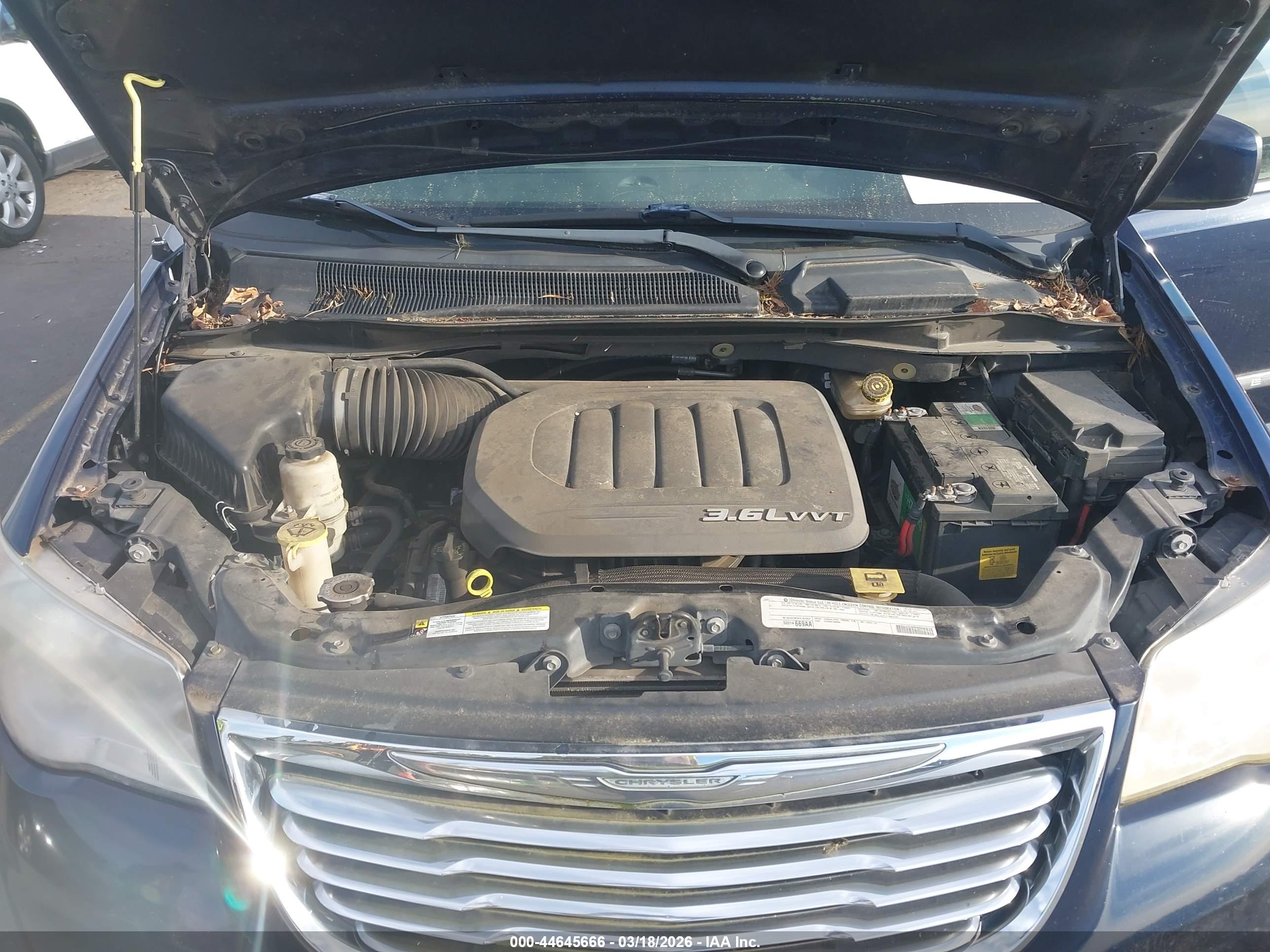 CHRYSLER TOWN image 10