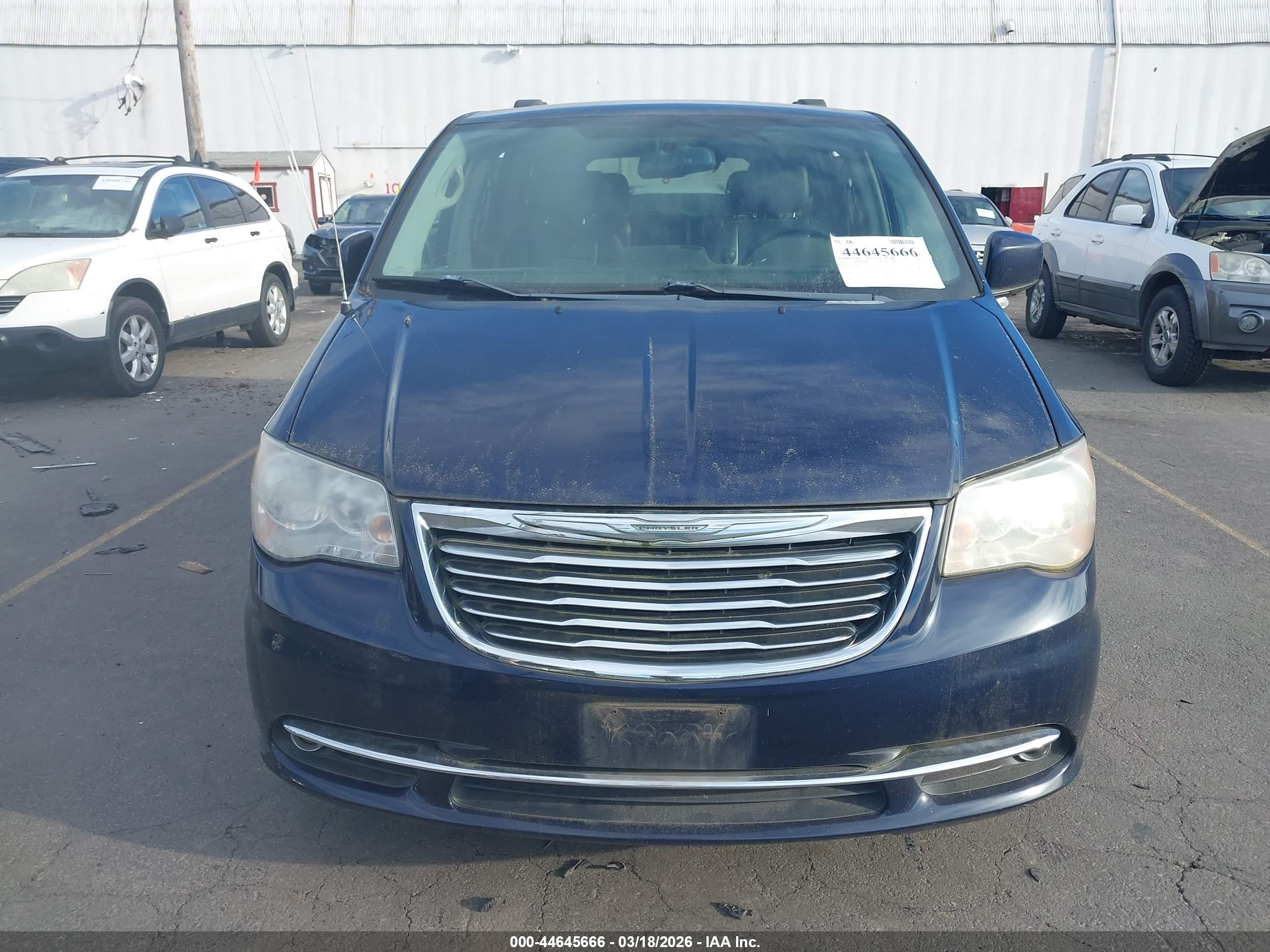 CHRYSLER TOWN image 6