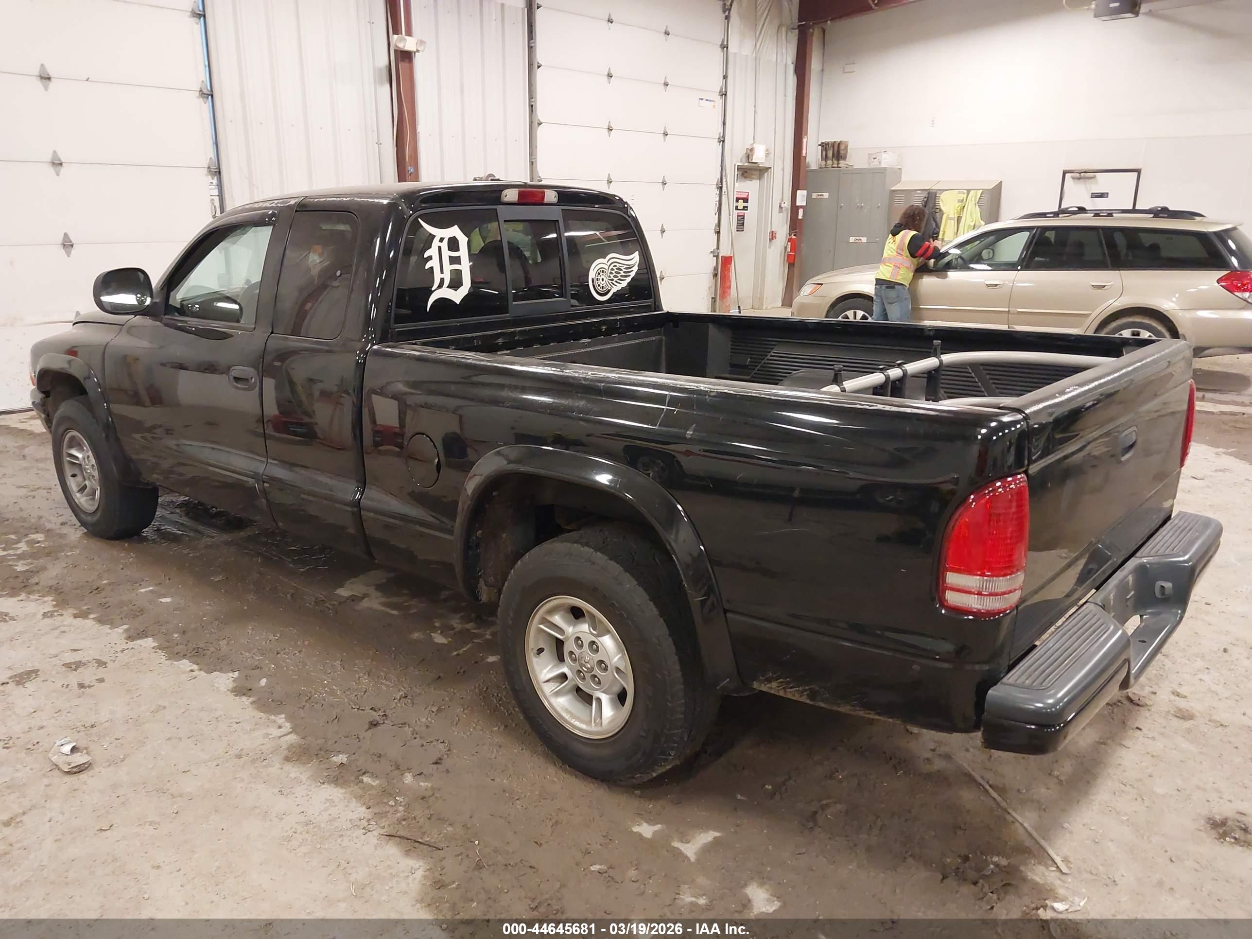 DODGE DAKOTA image 3