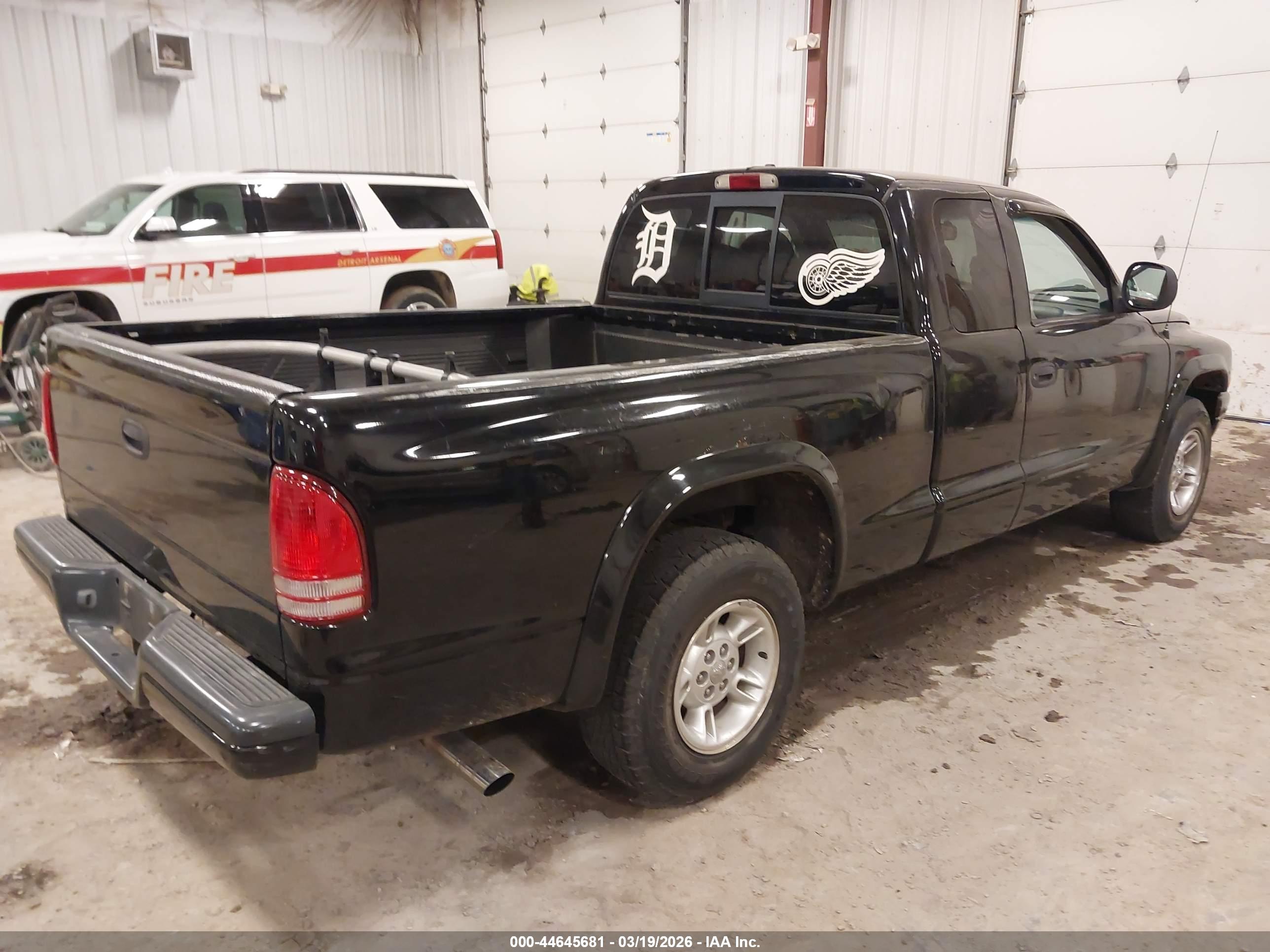 DODGE DAKOTA image 4