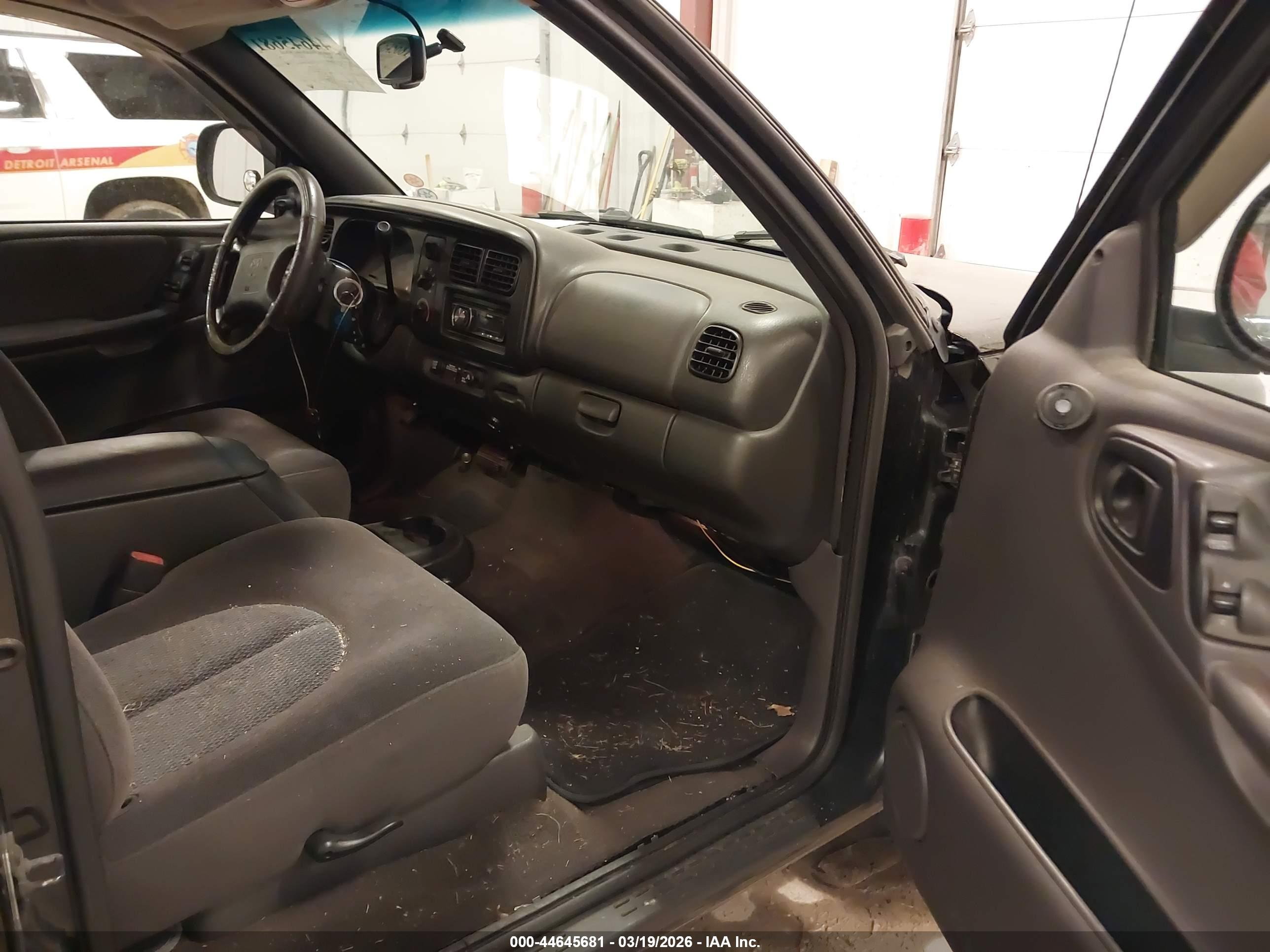 DODGE DAKOTA image 5