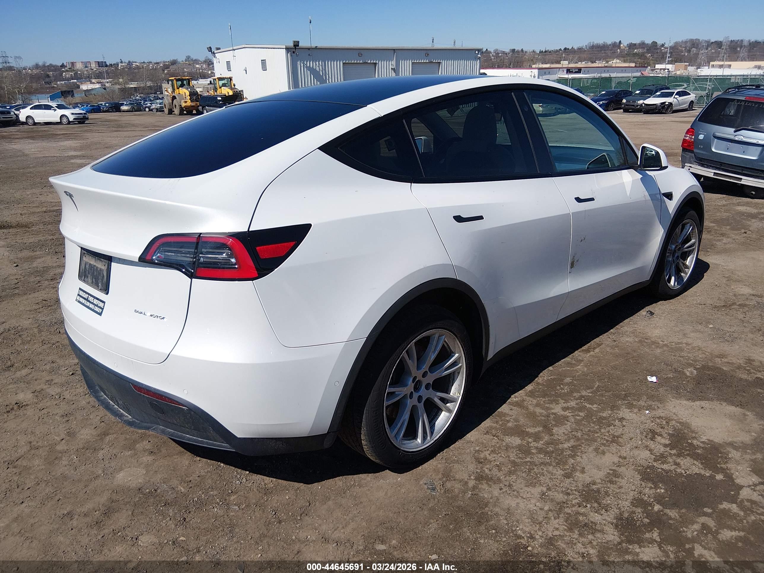 TESLA MODEL image 4