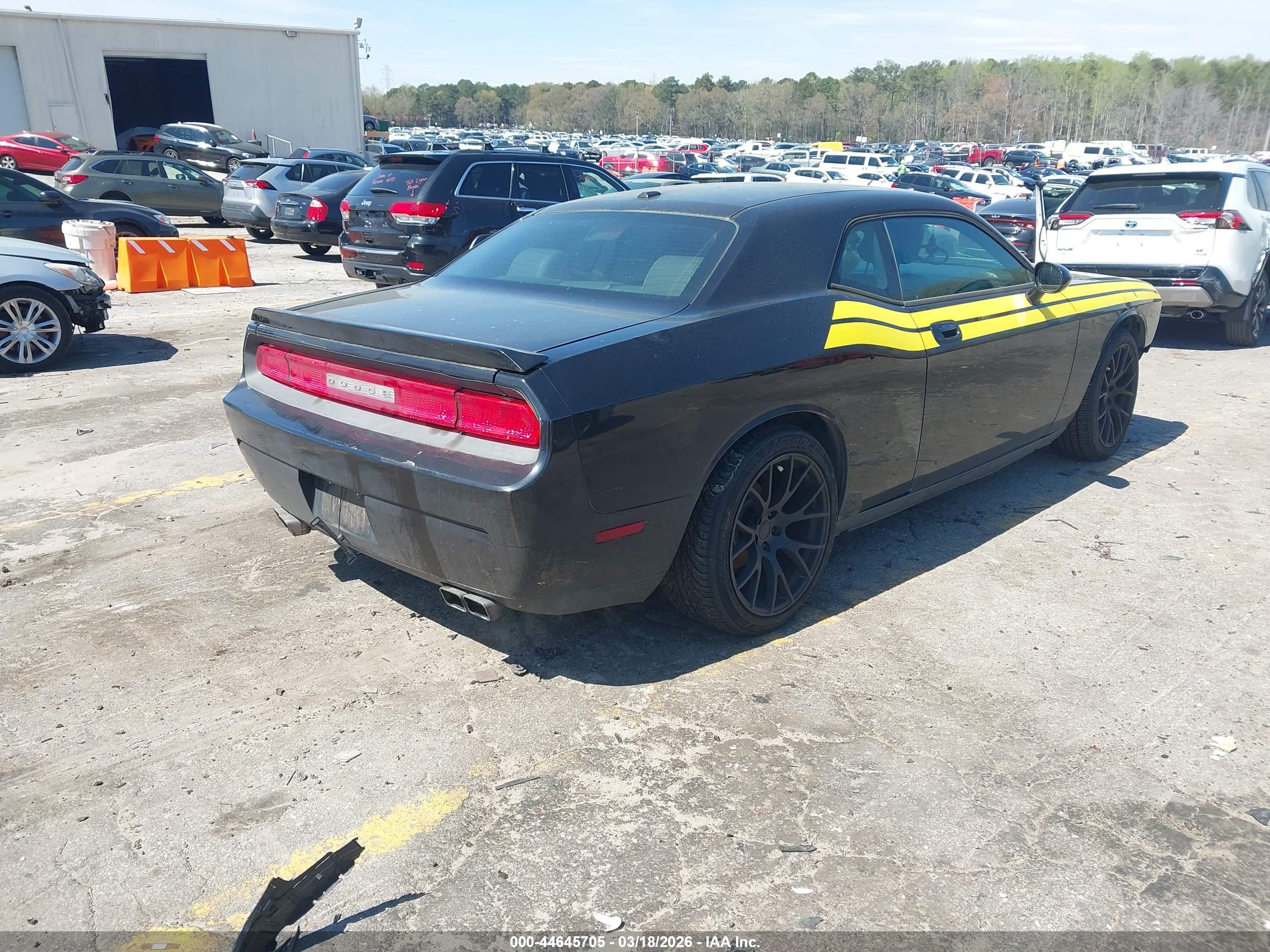 DODGE CHALLENGER image 4