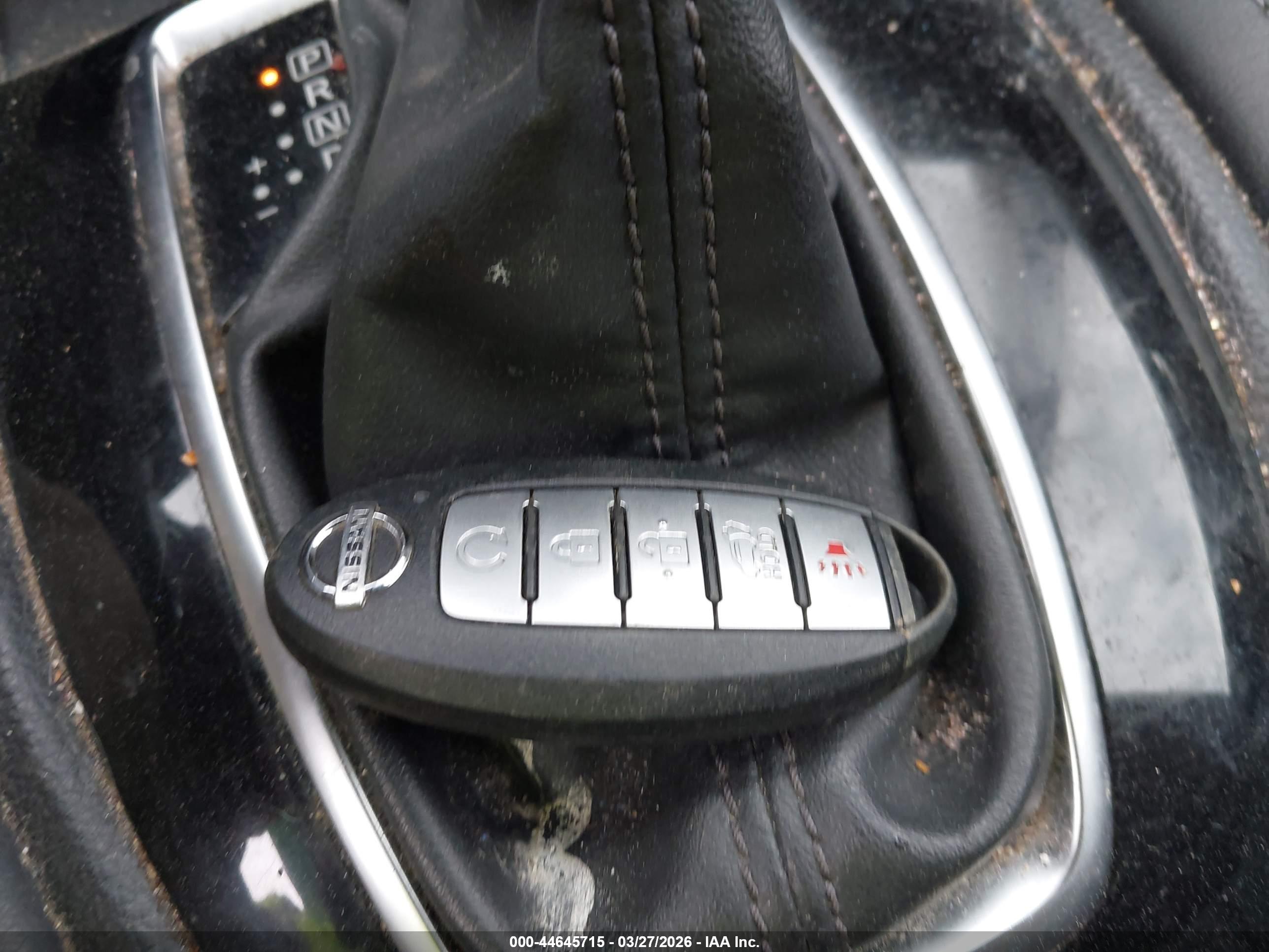 NISSAN ROGUE image 11