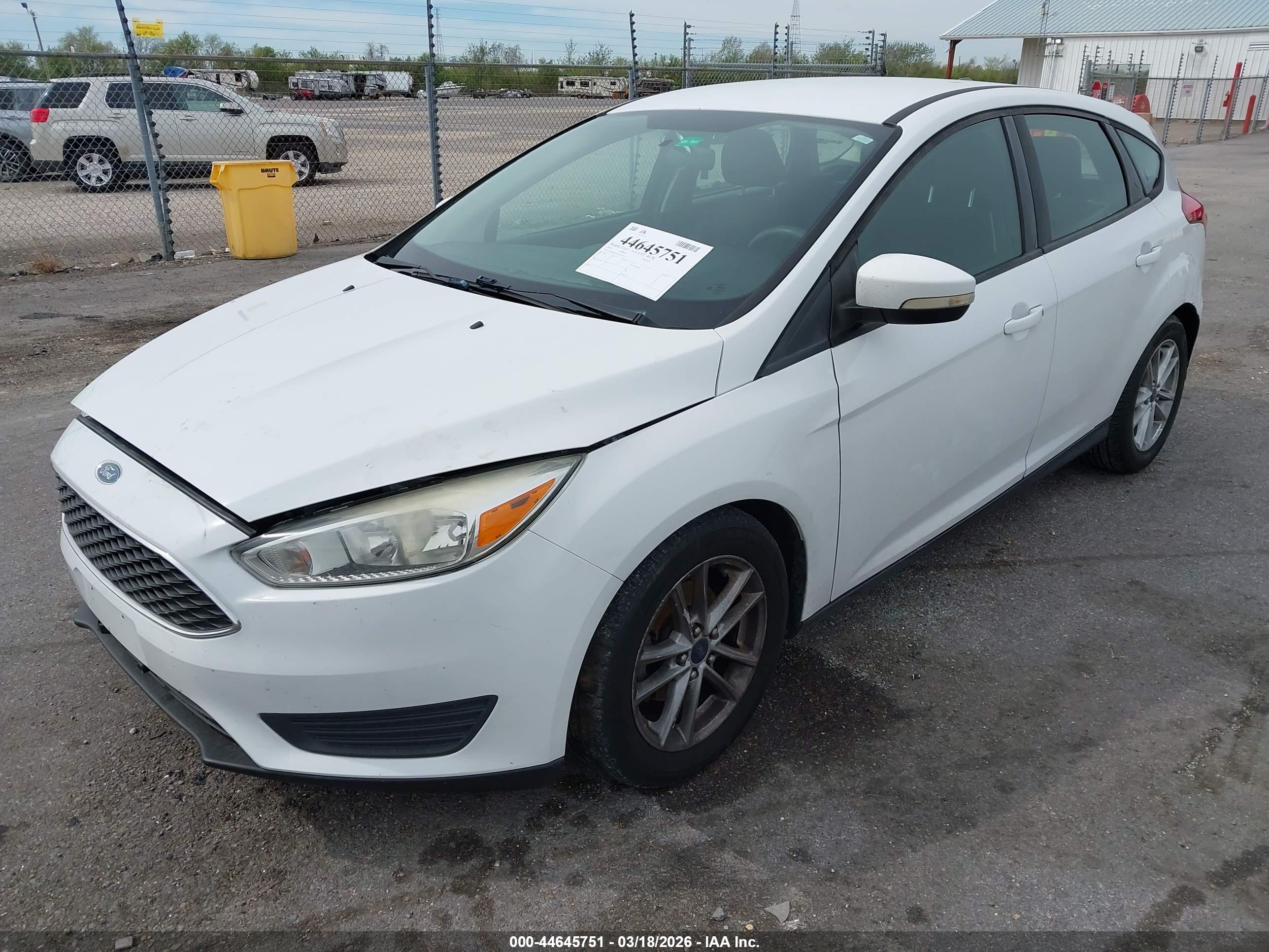 FORD FOCUS image 2
