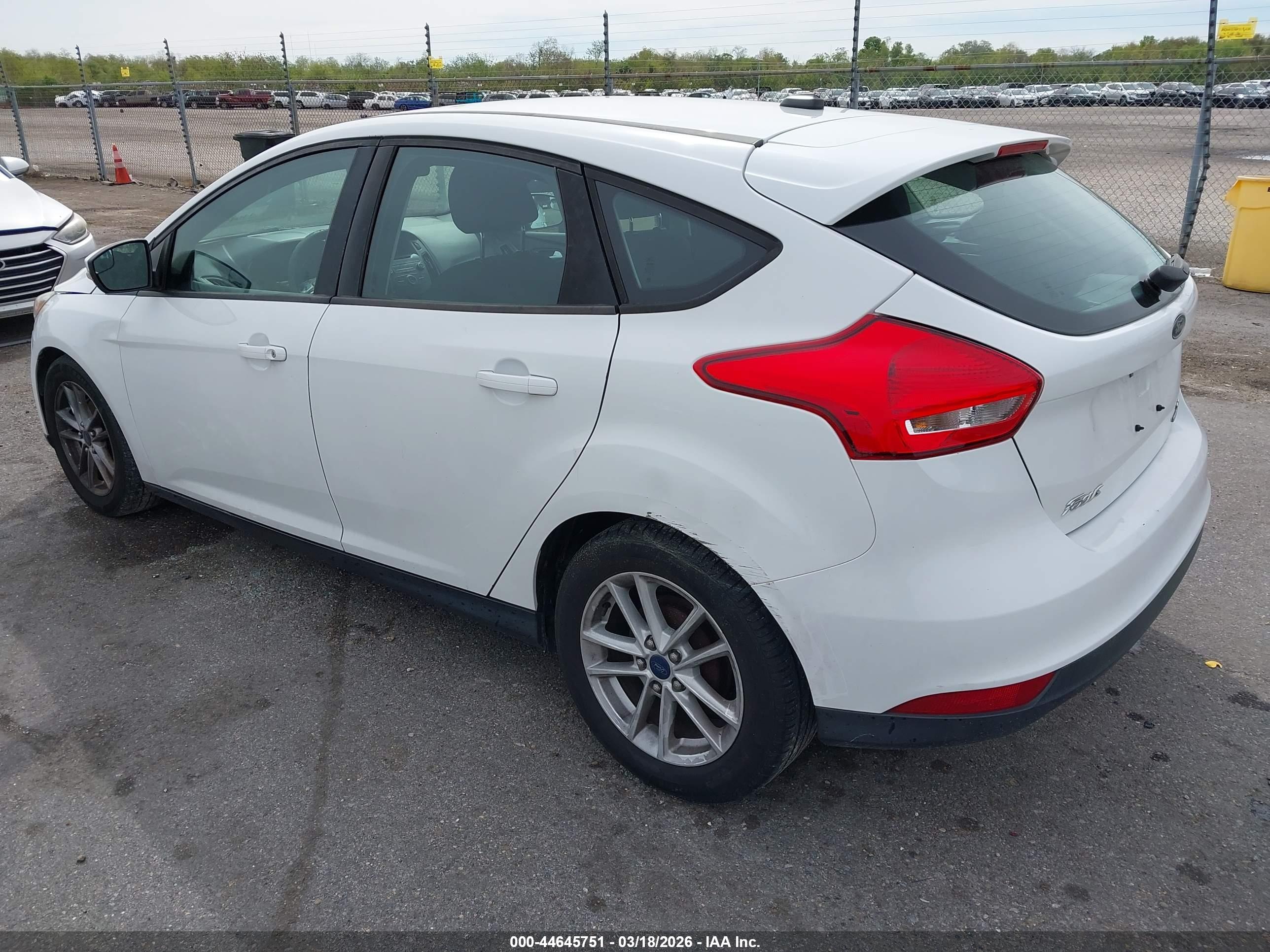 FORD FOCUS image 3