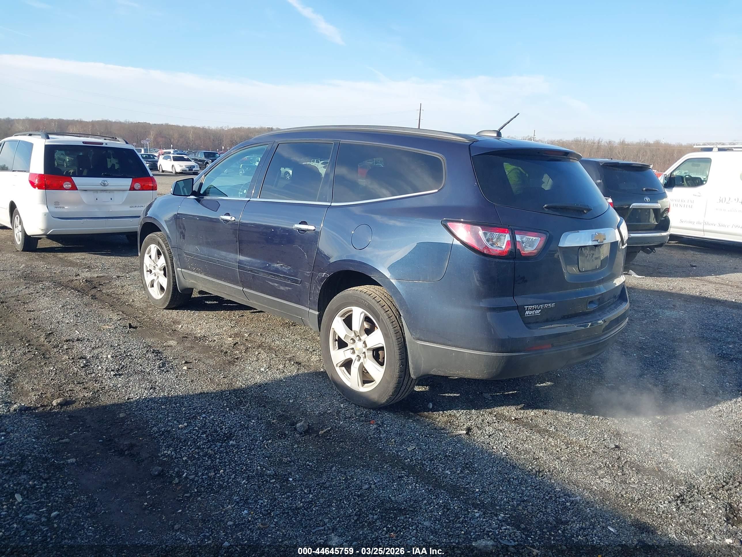 CHEVROLET TRAVERSE image 3