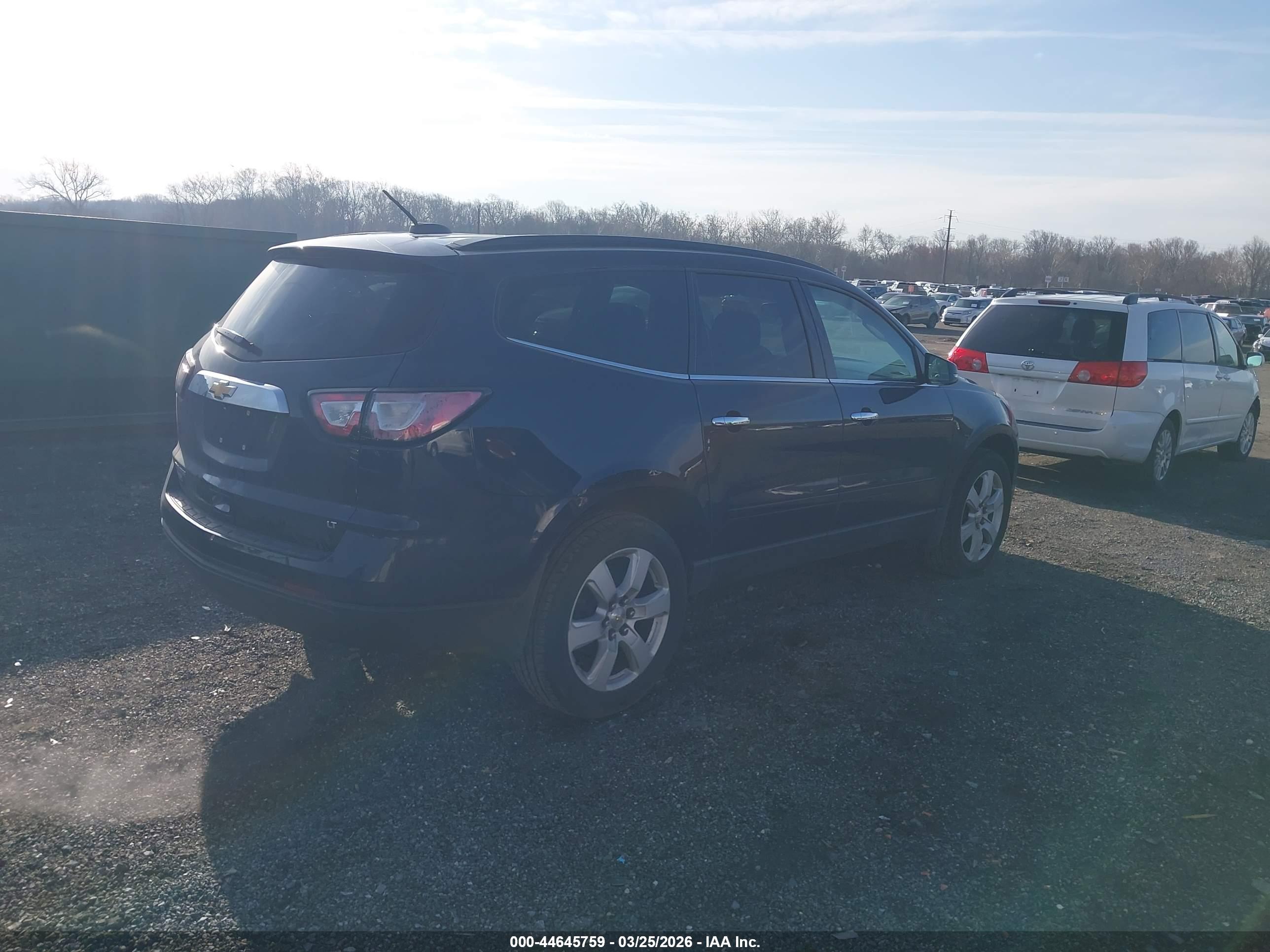 CHEVROLET TRAVERSE image 4