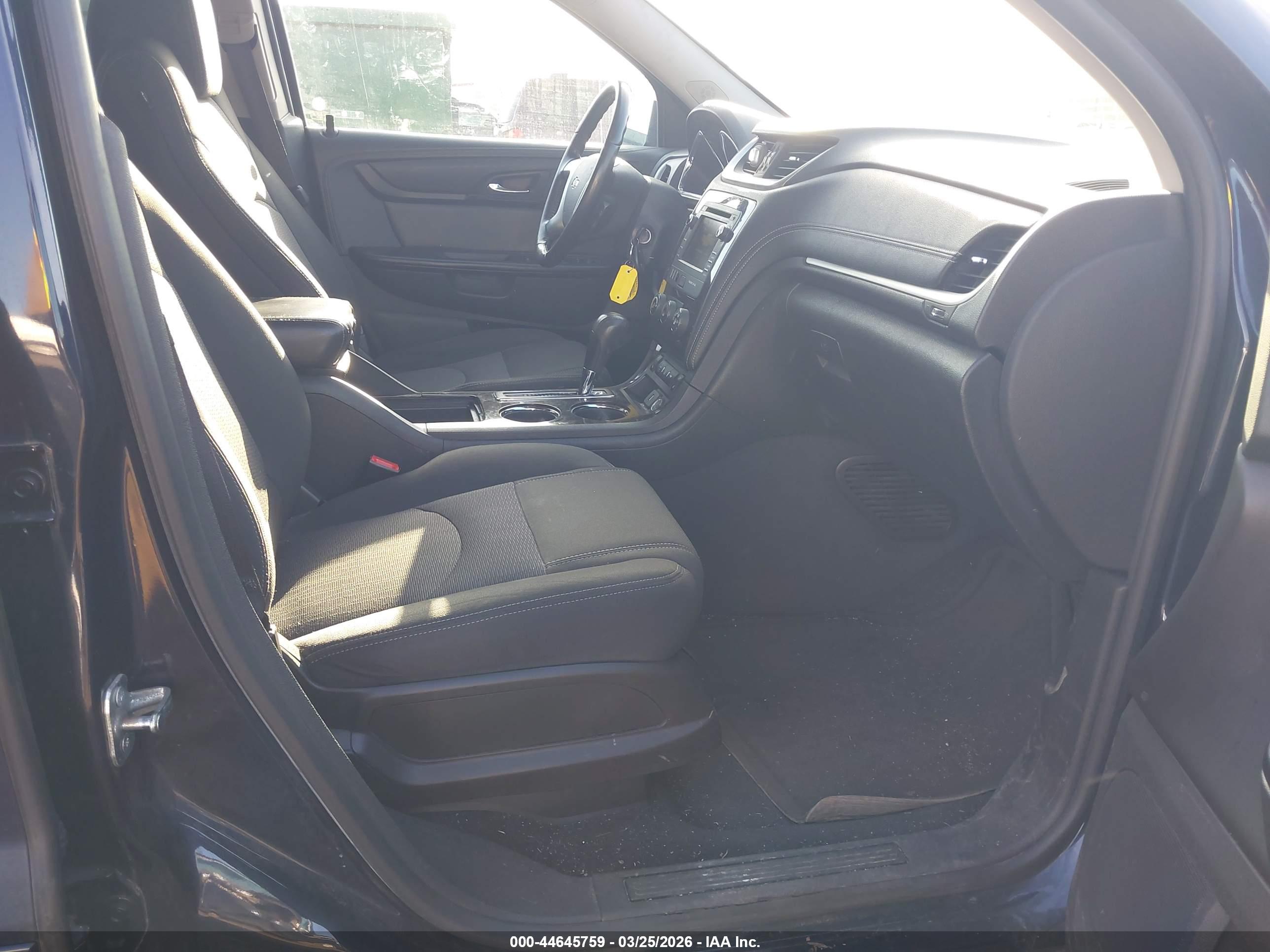 CHEVROLET TRAVERSE image 5