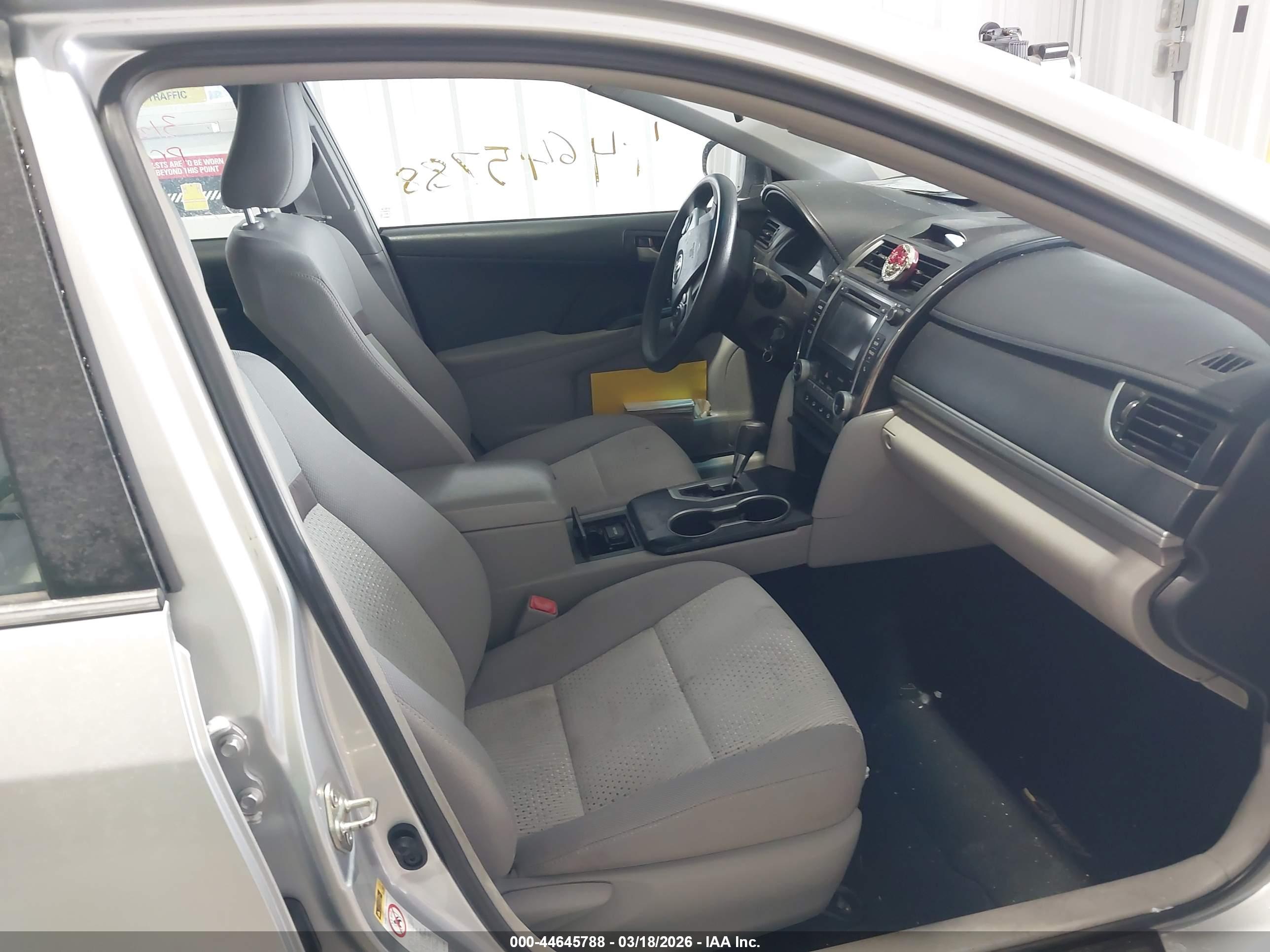 TOYOTA CAMRY image 5