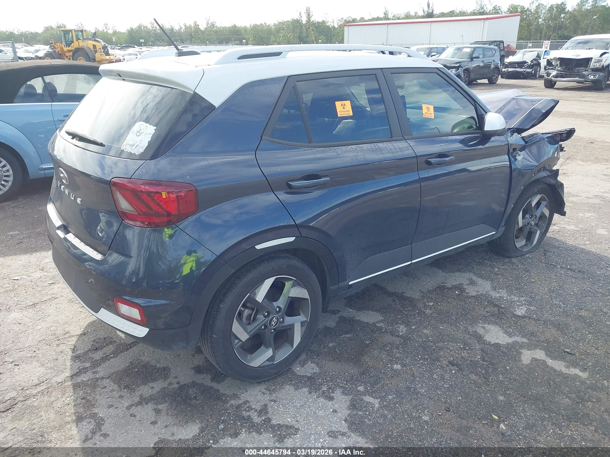HYUNDAI VENUE image 4