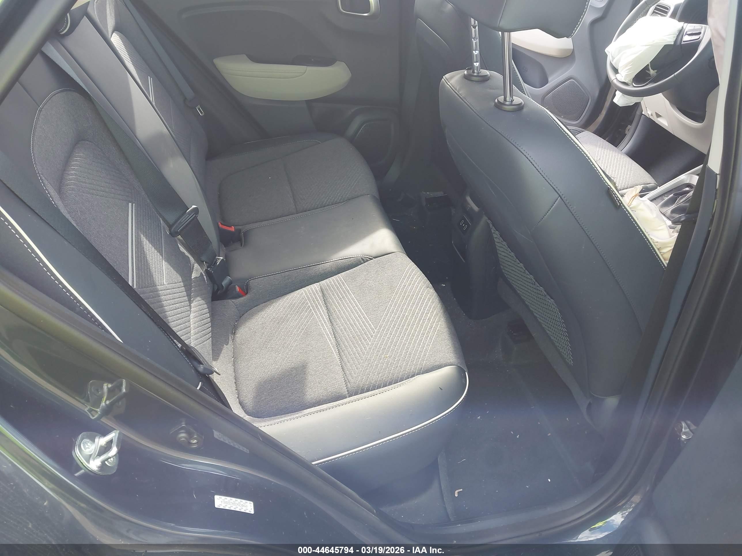HYUNDAI VENUE image 8