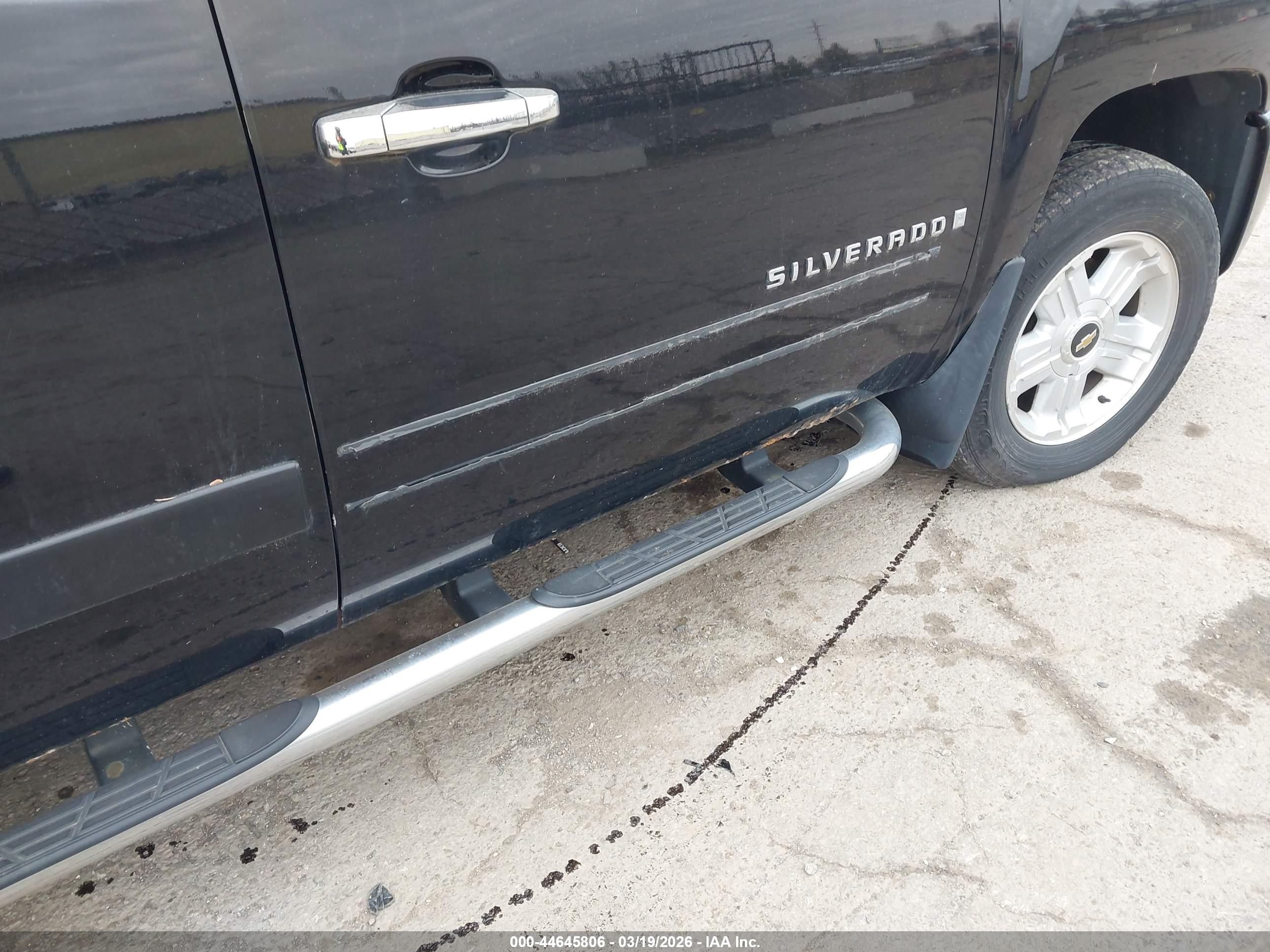 CHEVROLET SILVERADO image 6
