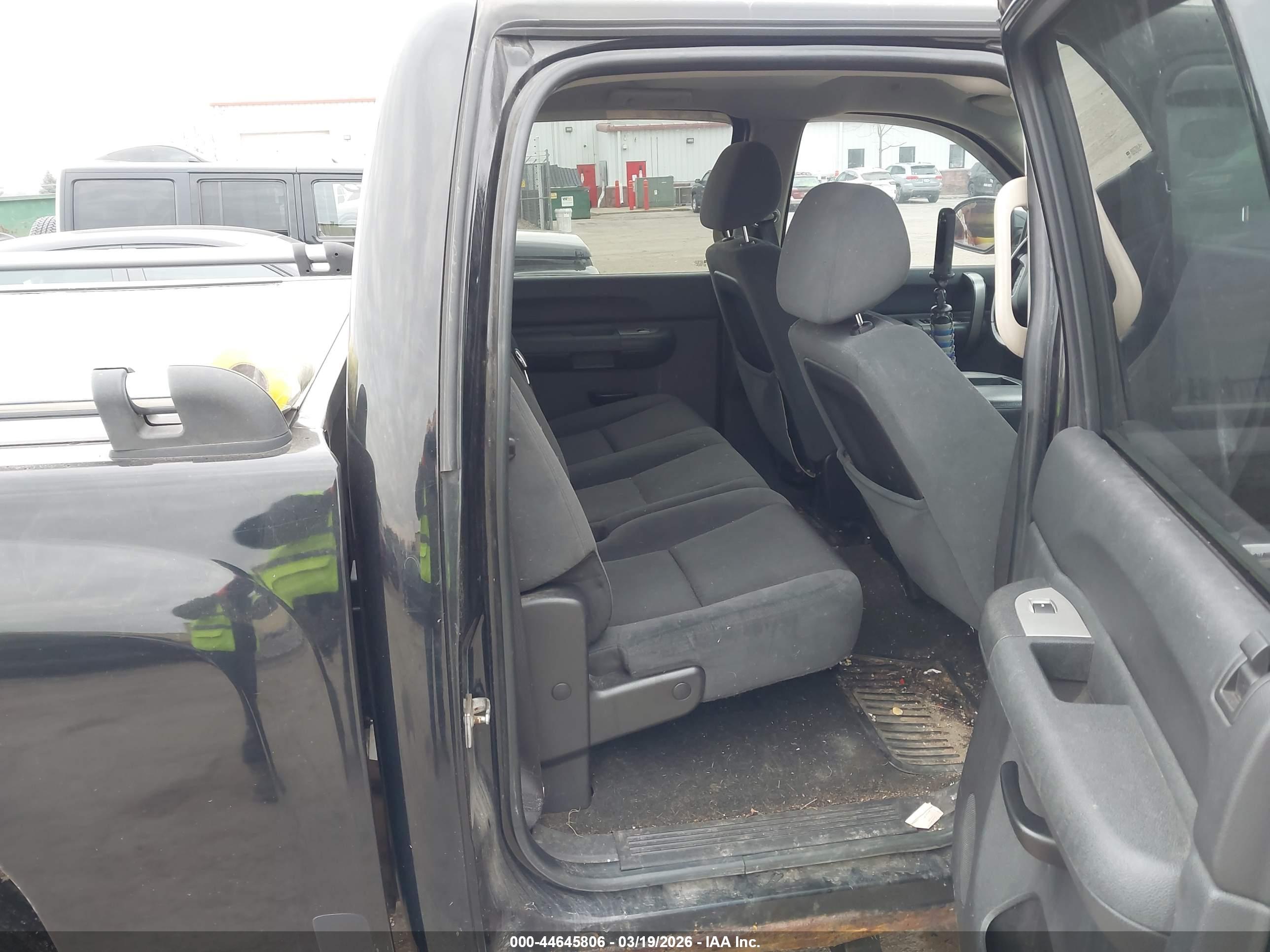 CHEVROLET SILVERADO image 8