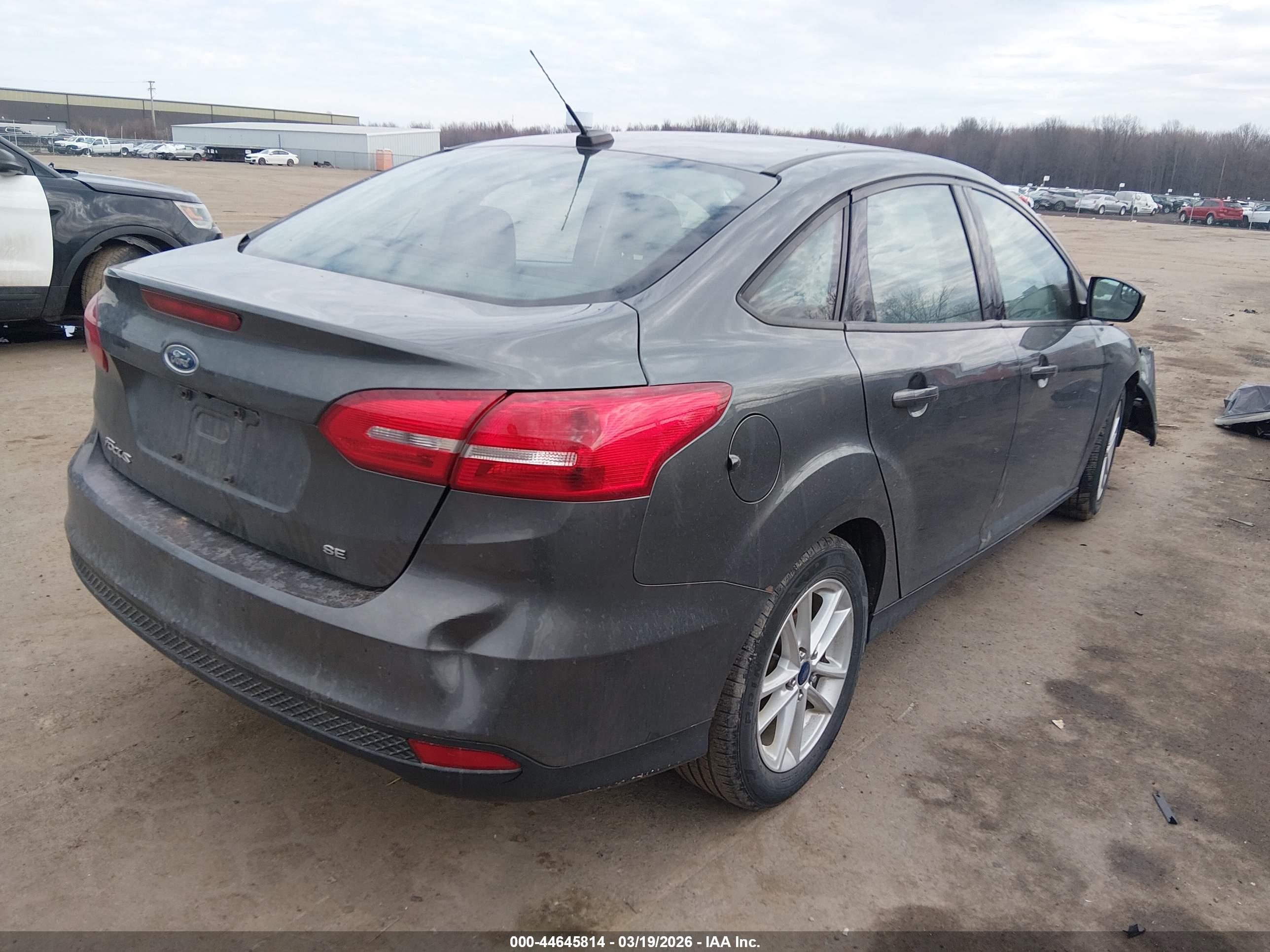 FORD FOCUS image 4