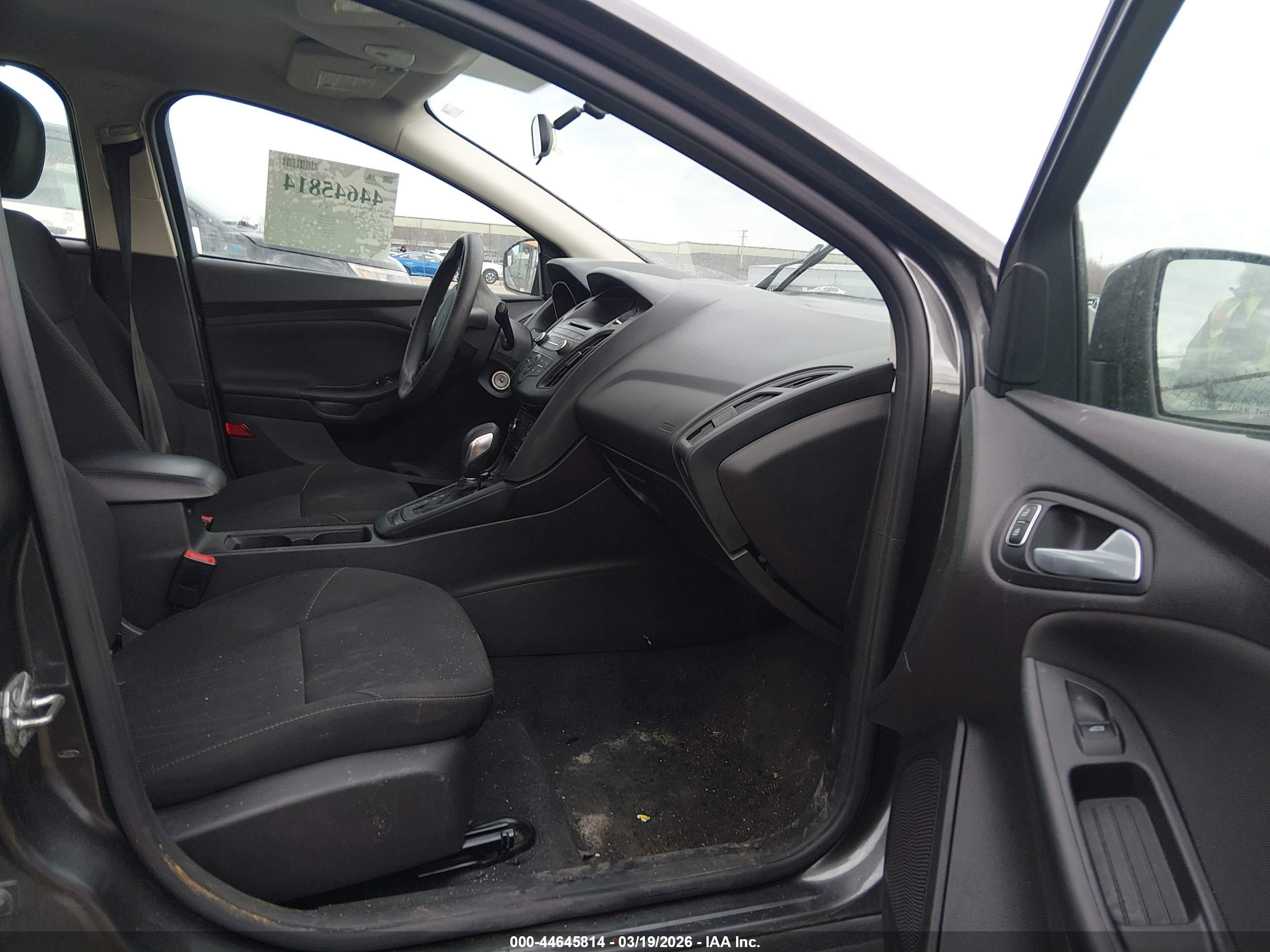 FORD FOCUS image 5