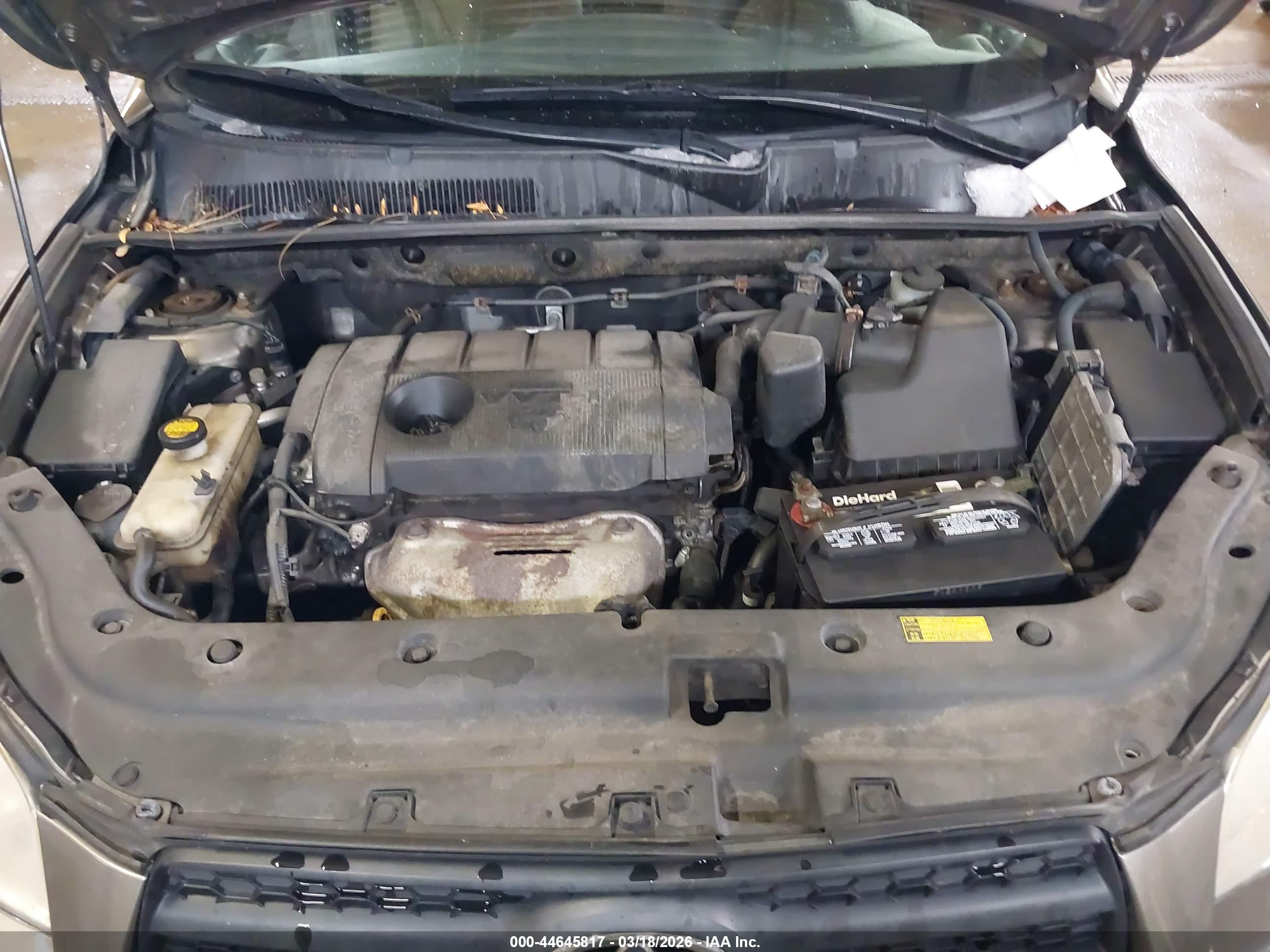 TOYOTA RAV4 image 10