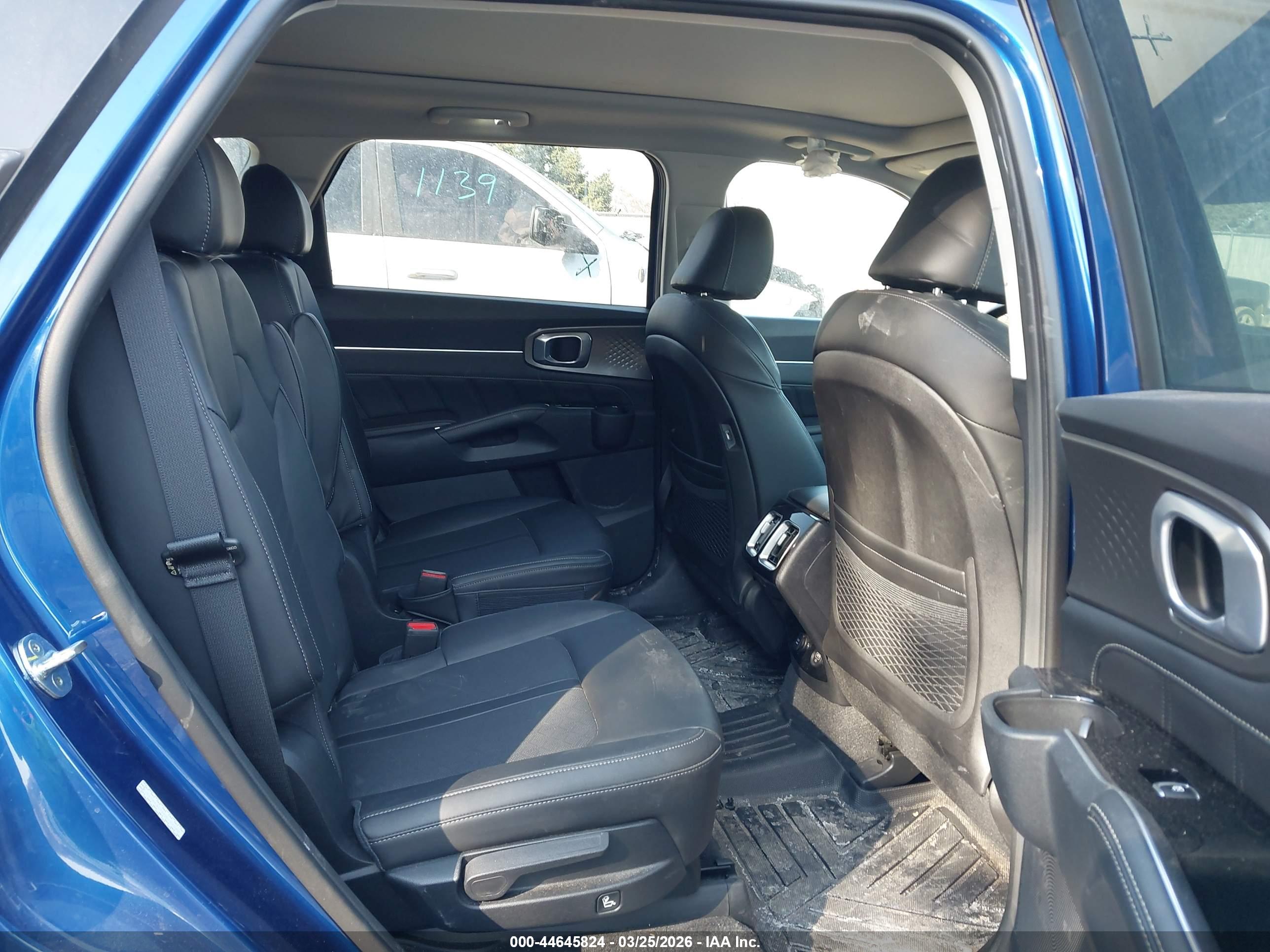 KIA SORENTO image 8