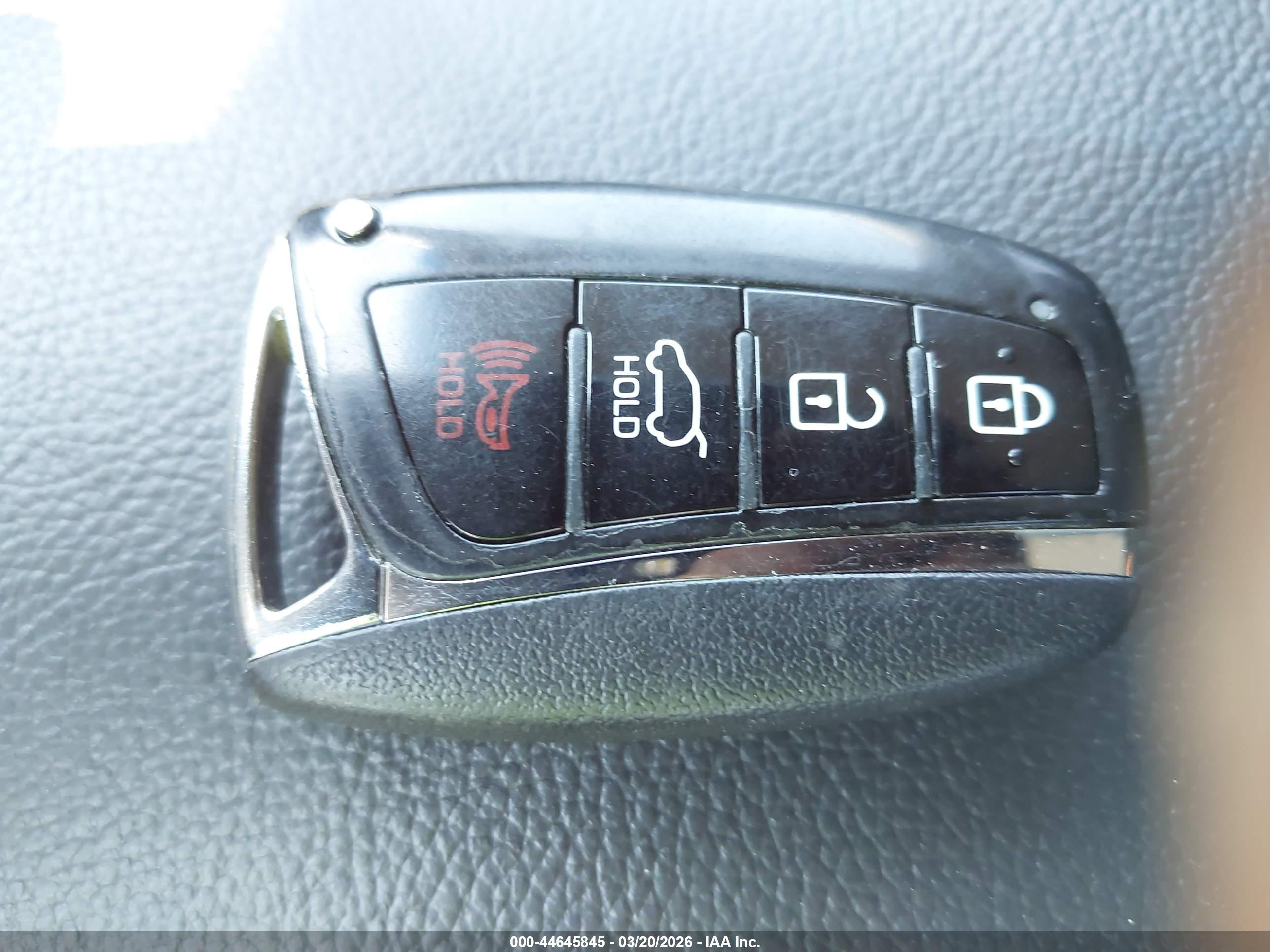 HYUNDAI SANTA image 11