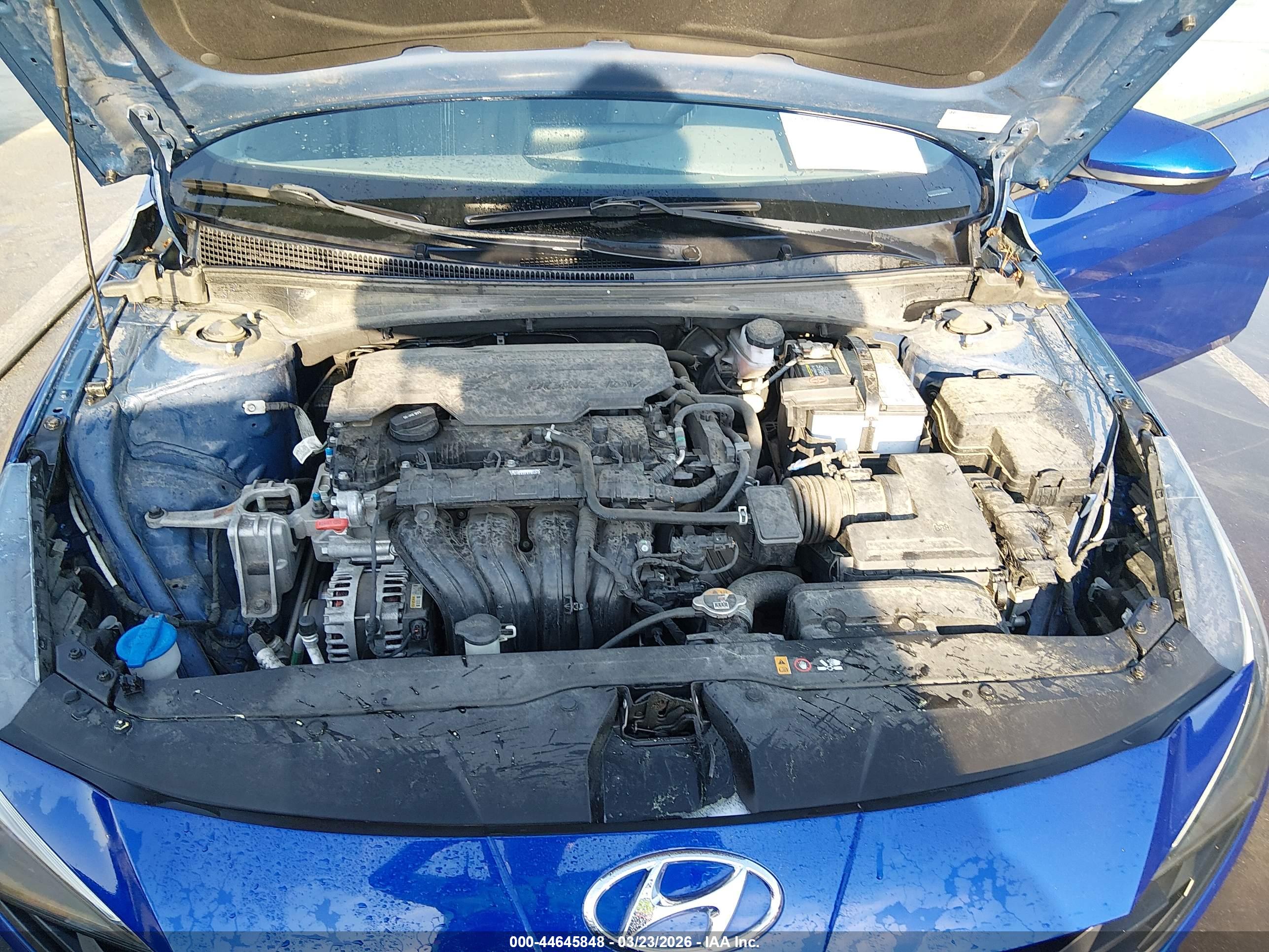 HYUNDAI ELANTRA image 10