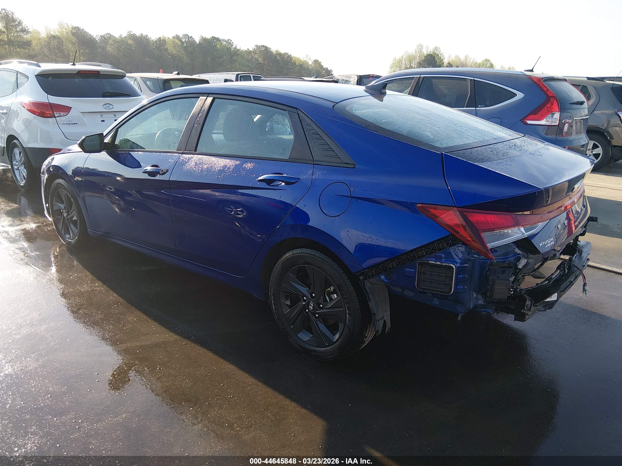 HYUNDAI ELANTRA image 3