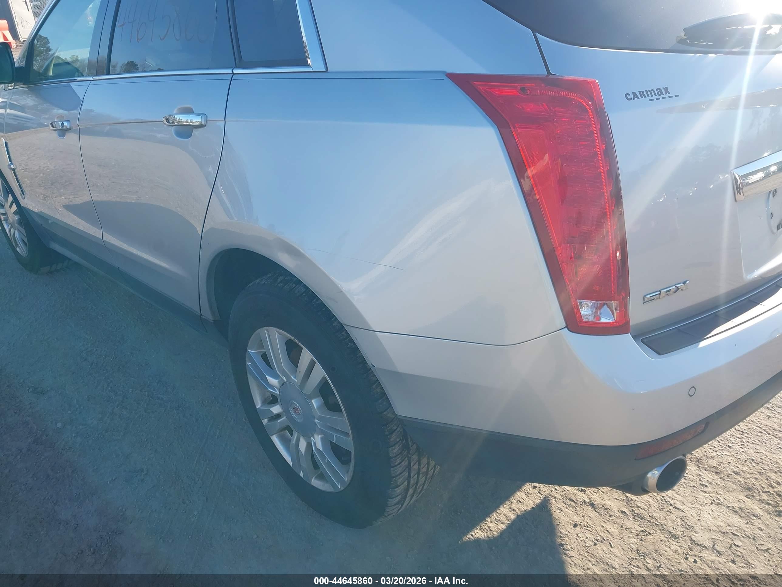 CADILLAC SRX image 6